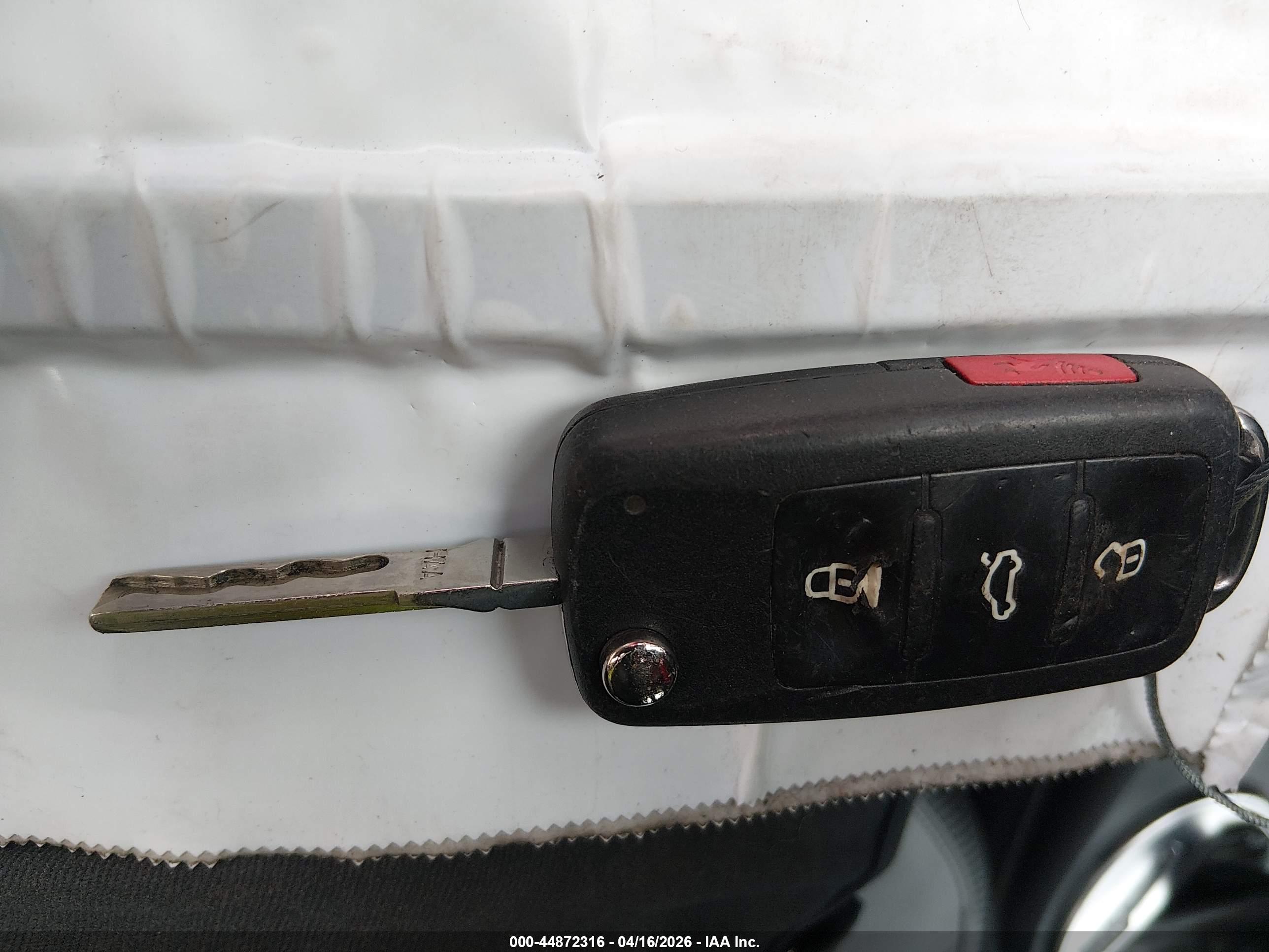VOLKSWAGEN BEETLE image 11