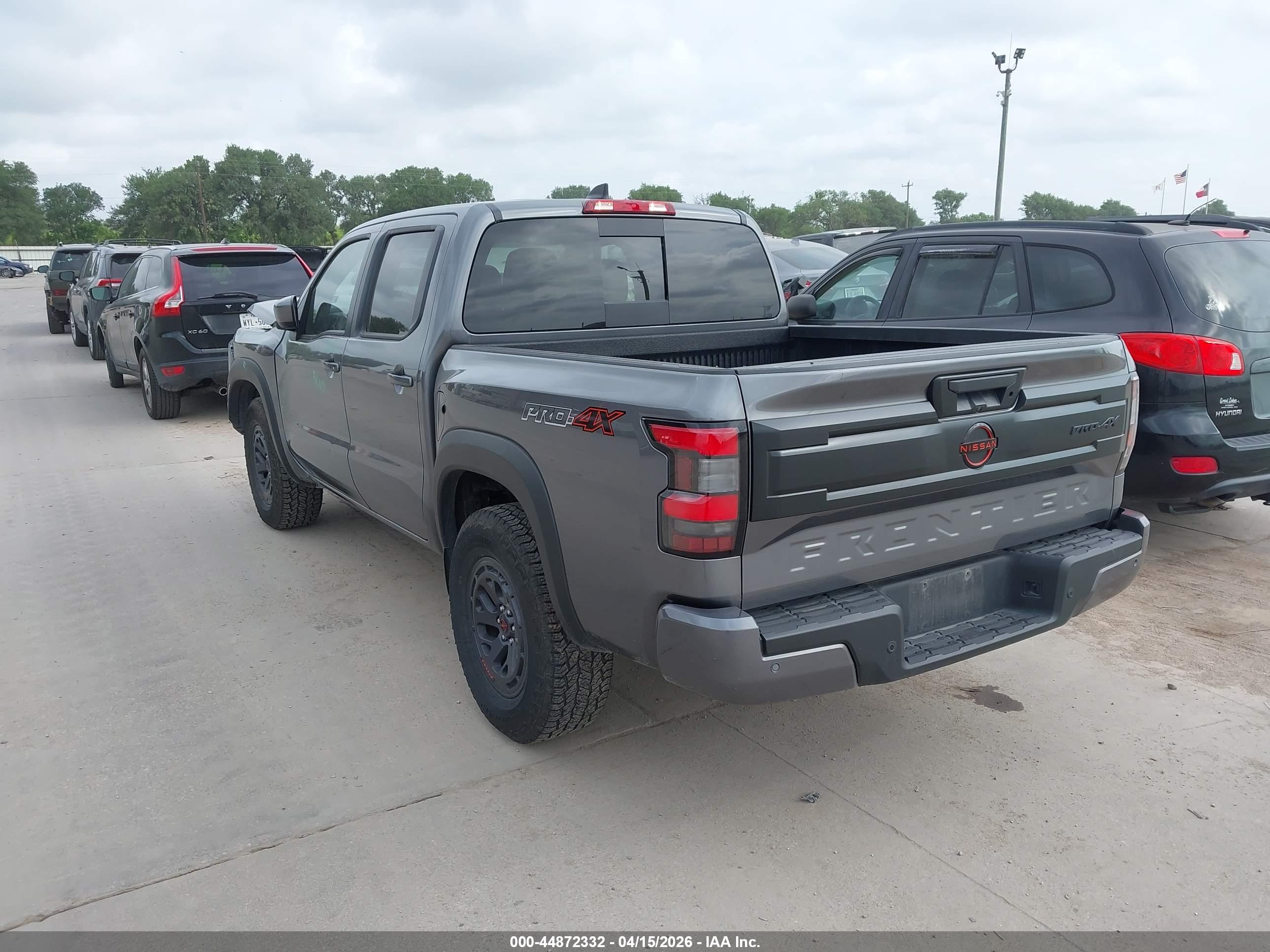 NISSAN FRONTIER image 3
