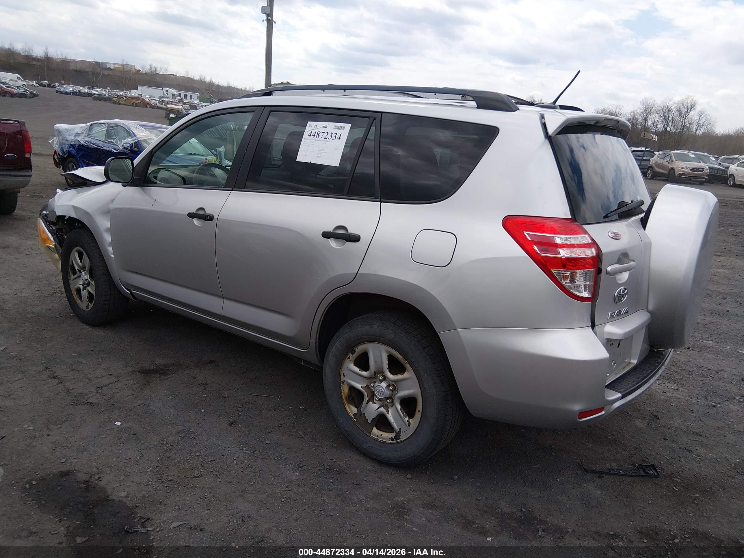 TOYOTA RAV4 image 3