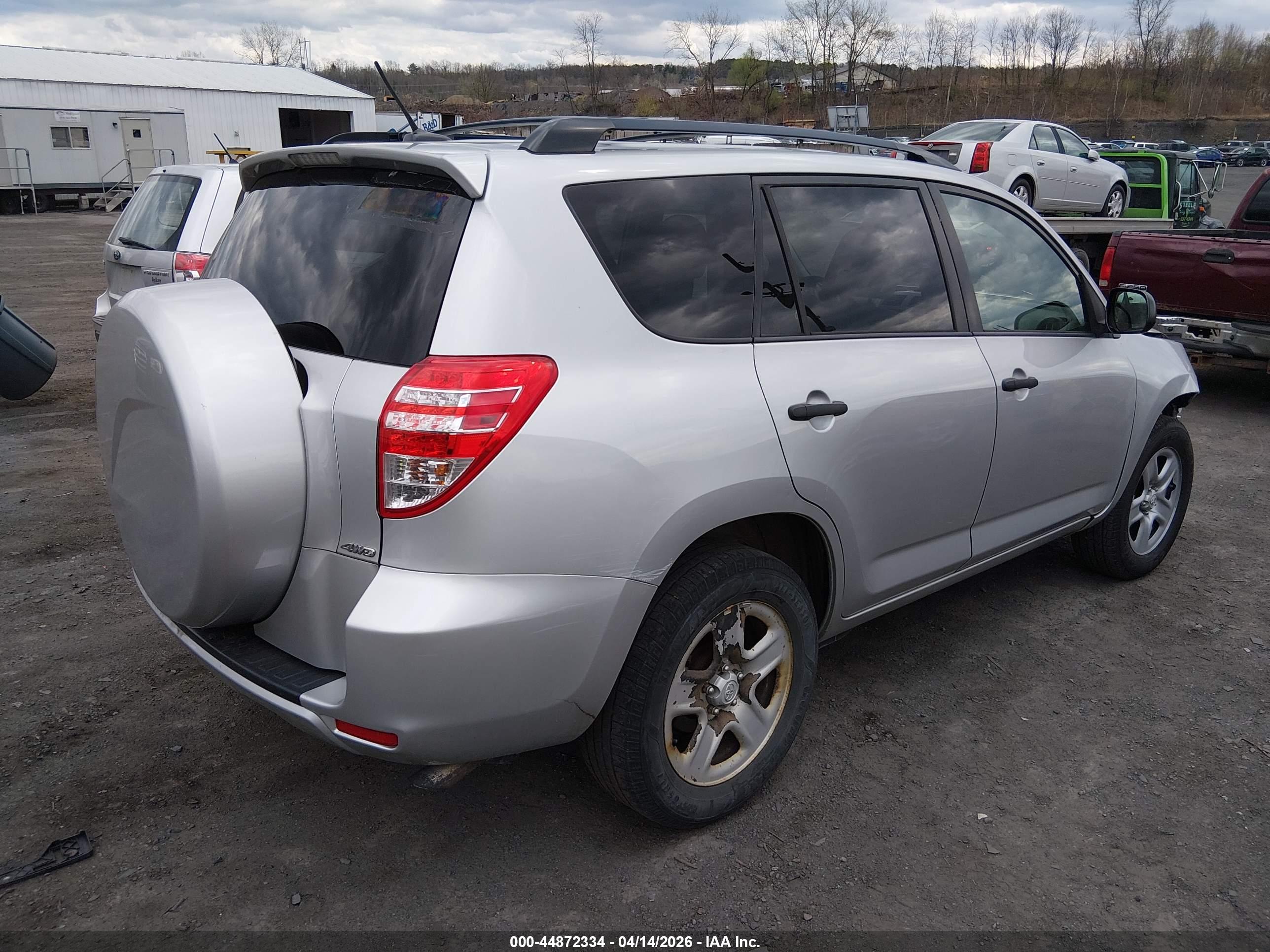 TOYOTA RAV4 image 4