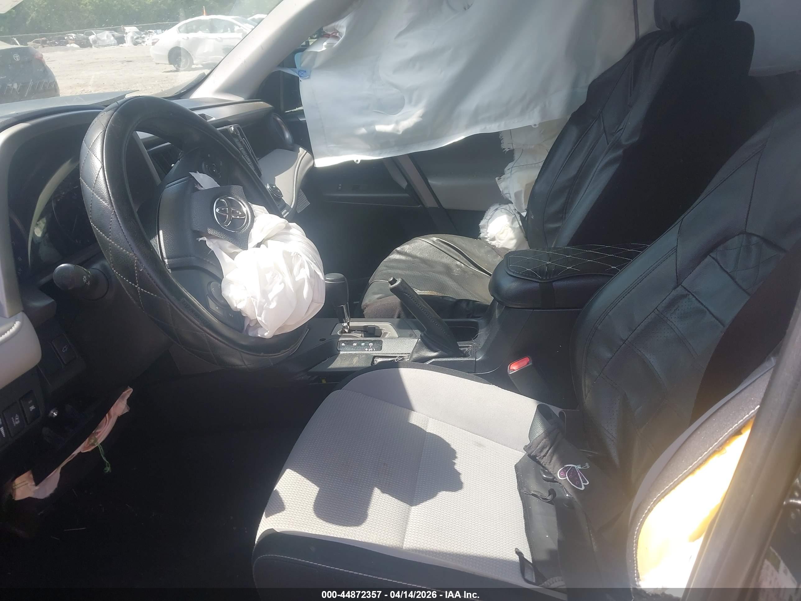 TOYOTA RAV4 image 5