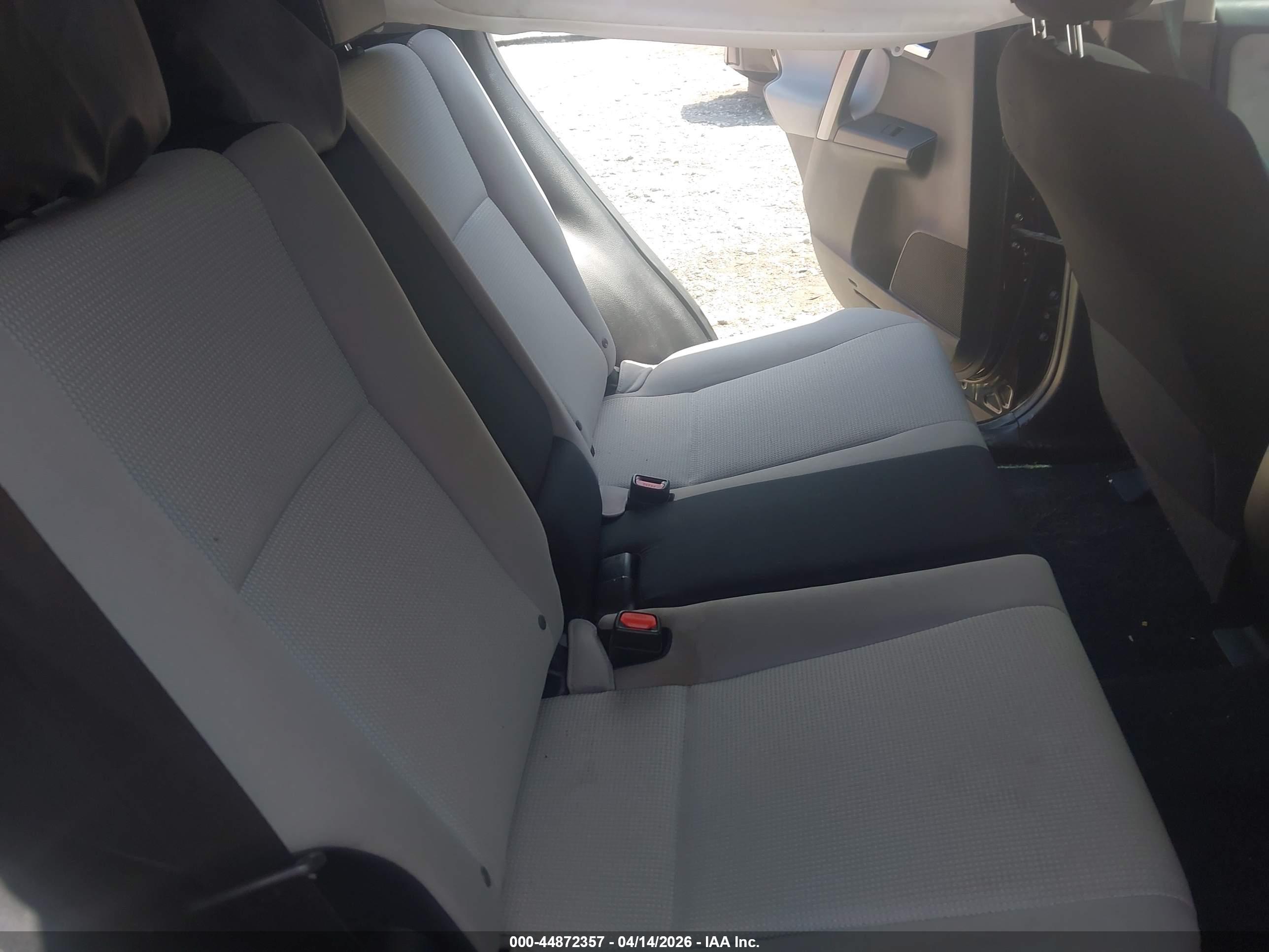 TOYOTA RAV4 image 8
