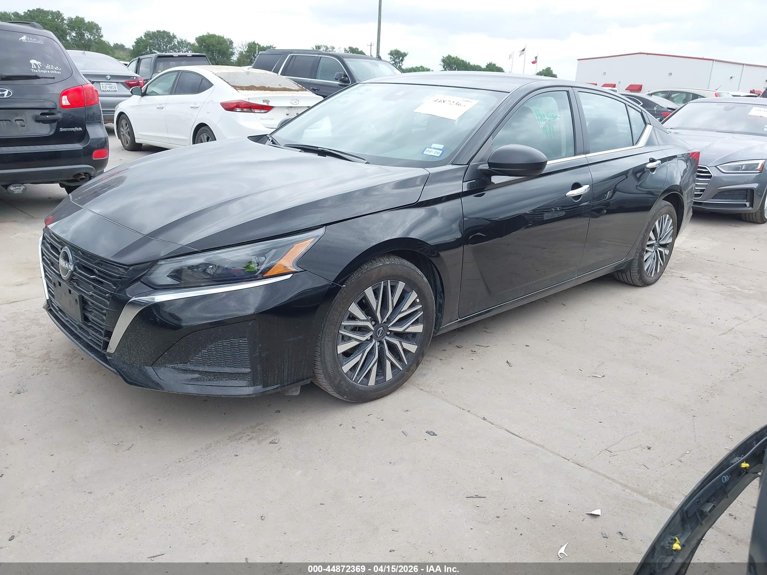 NISSAN ALTIMA image 2