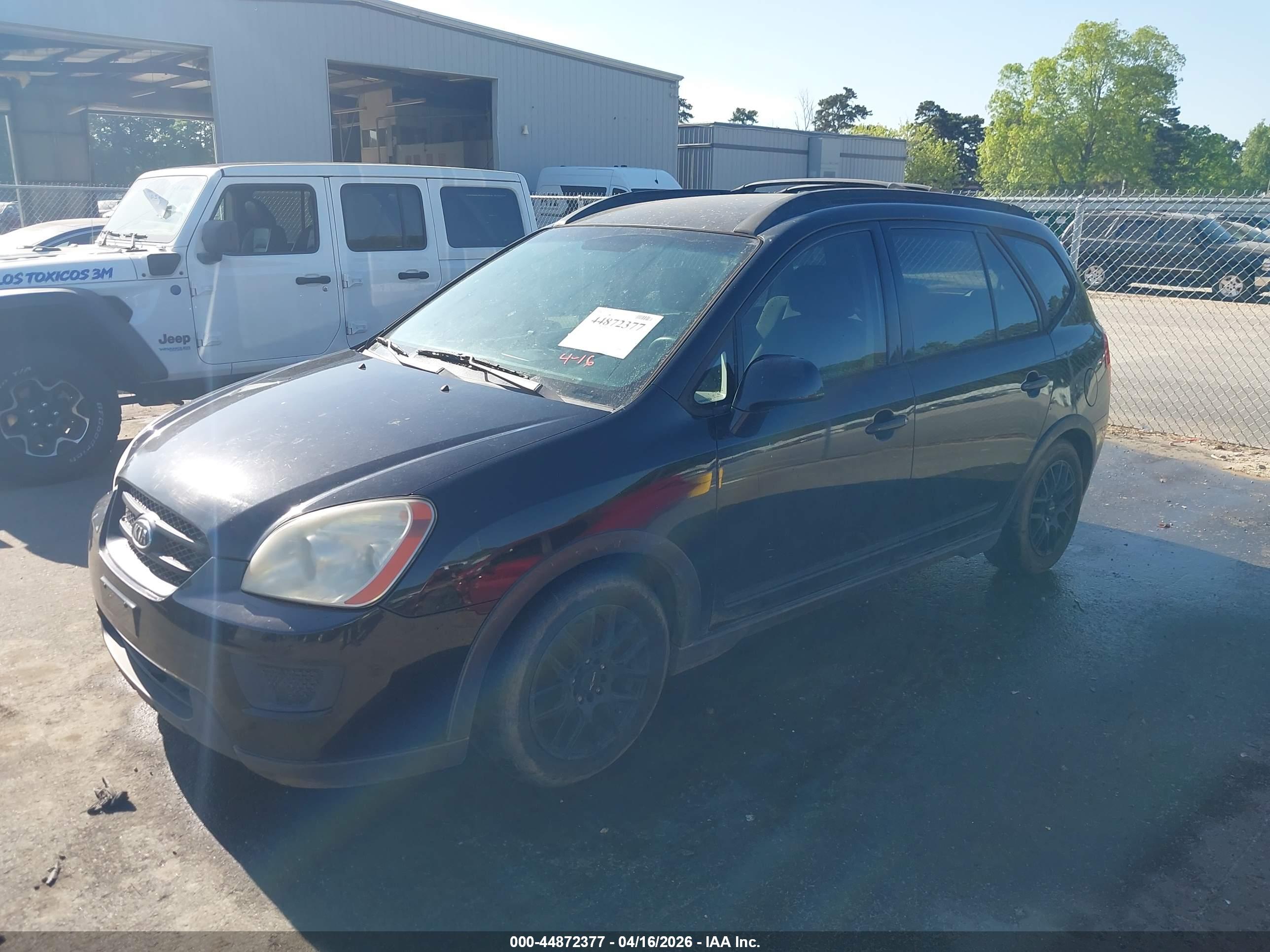 KIA RONDO image 2