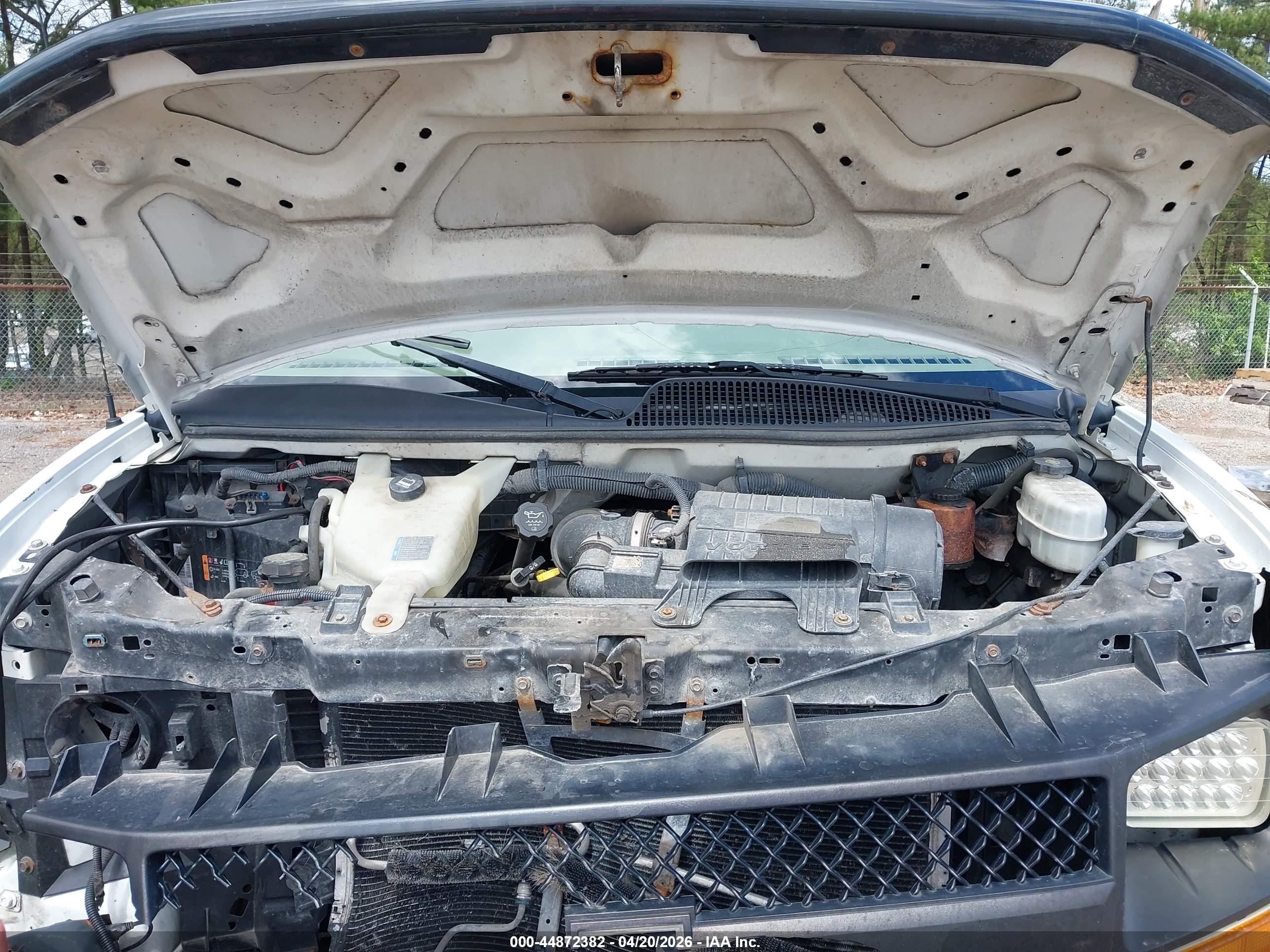 CHEVROLET EXPRESS image 10