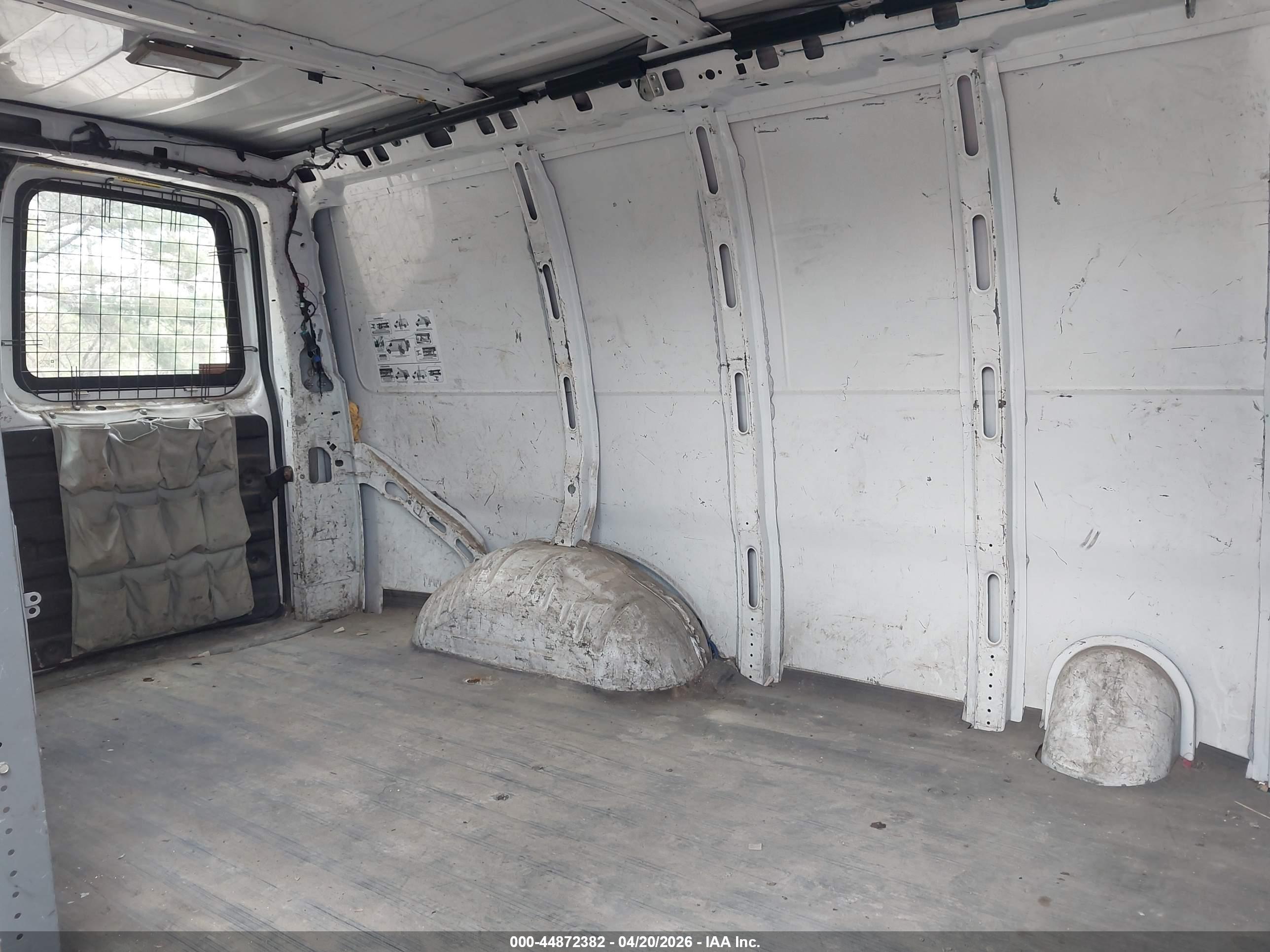CHEVROLET EXPRESS image 8