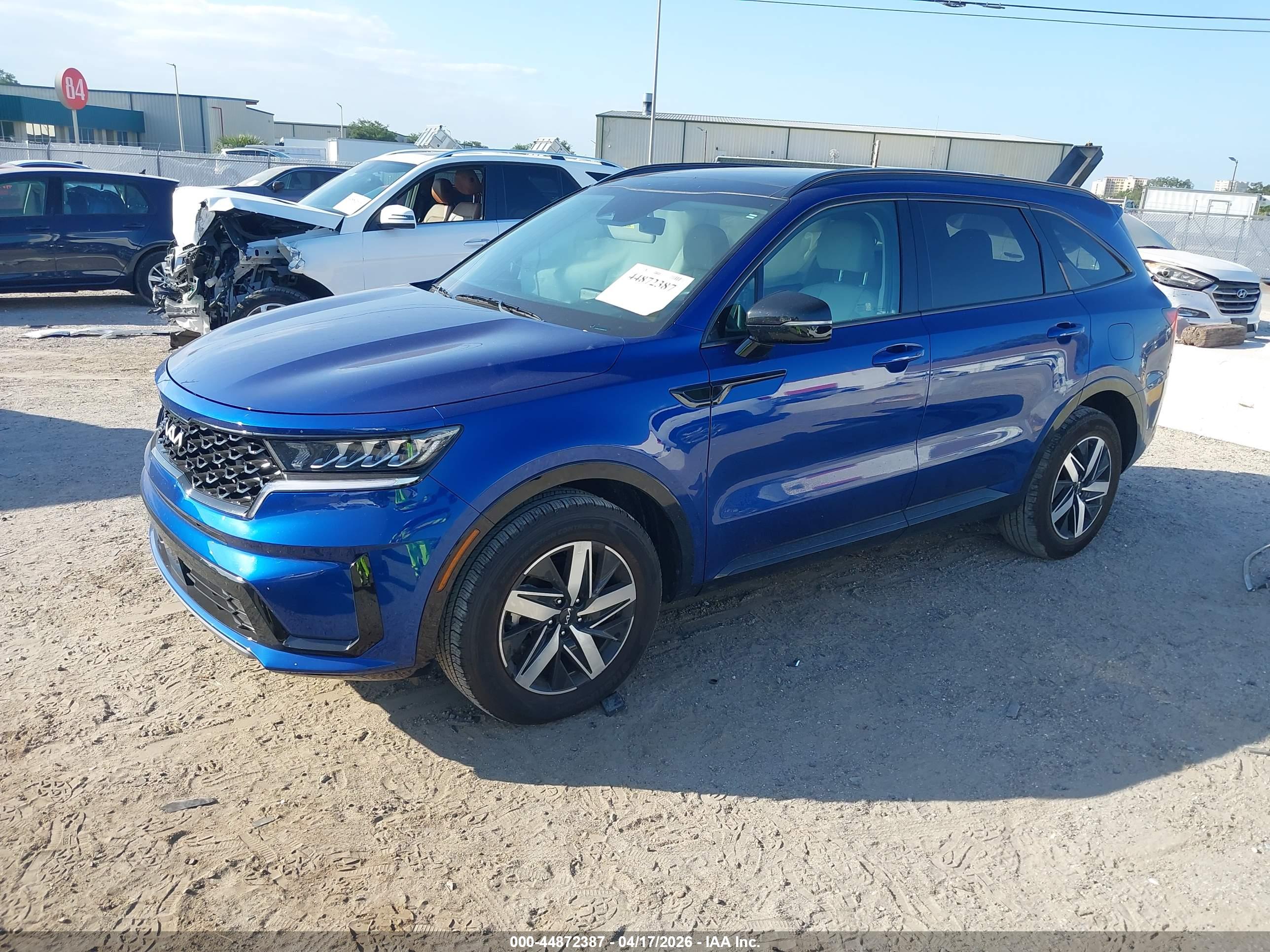 KIA SORENTO image 2