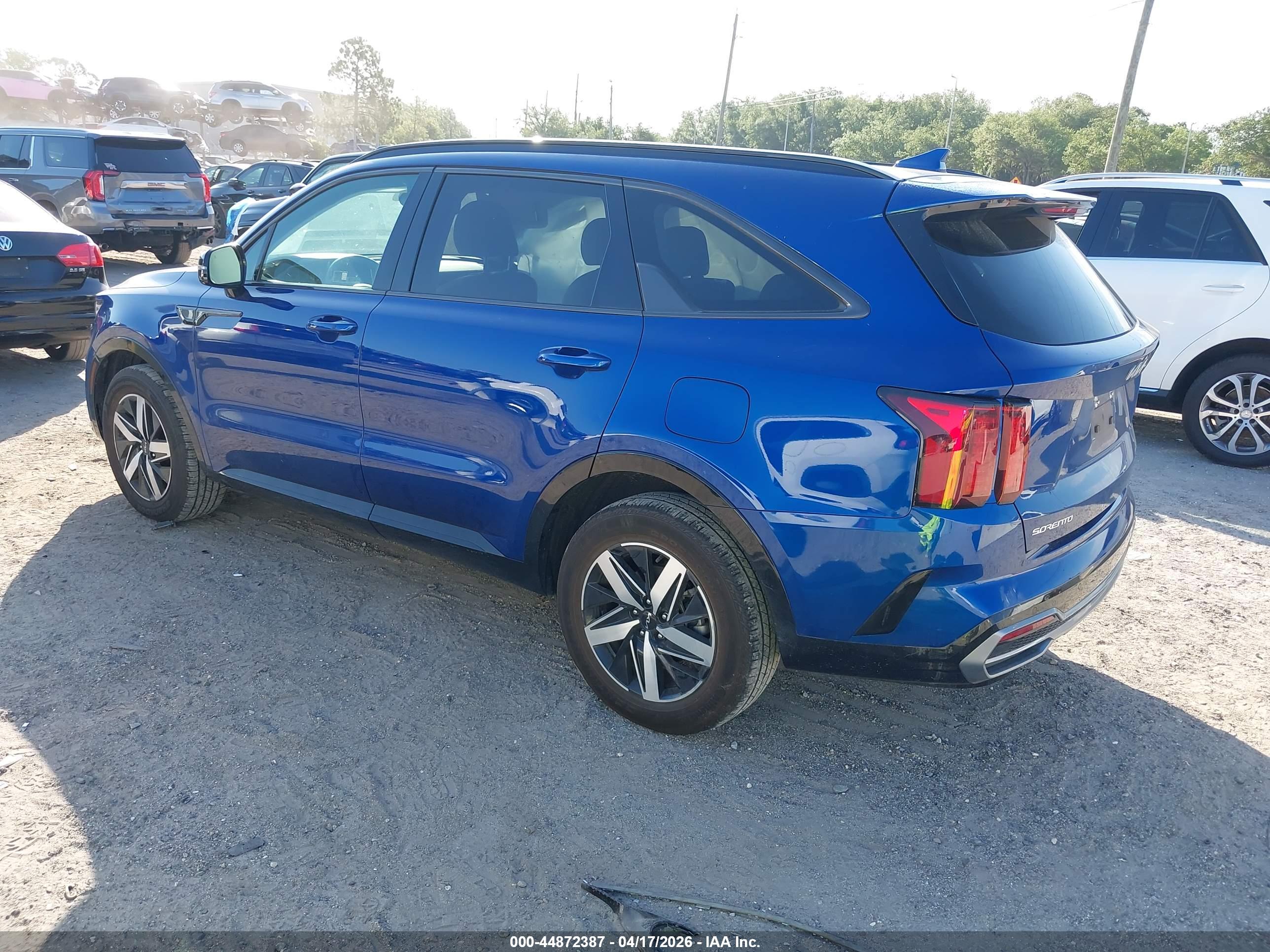 KIA SORENTO image 3