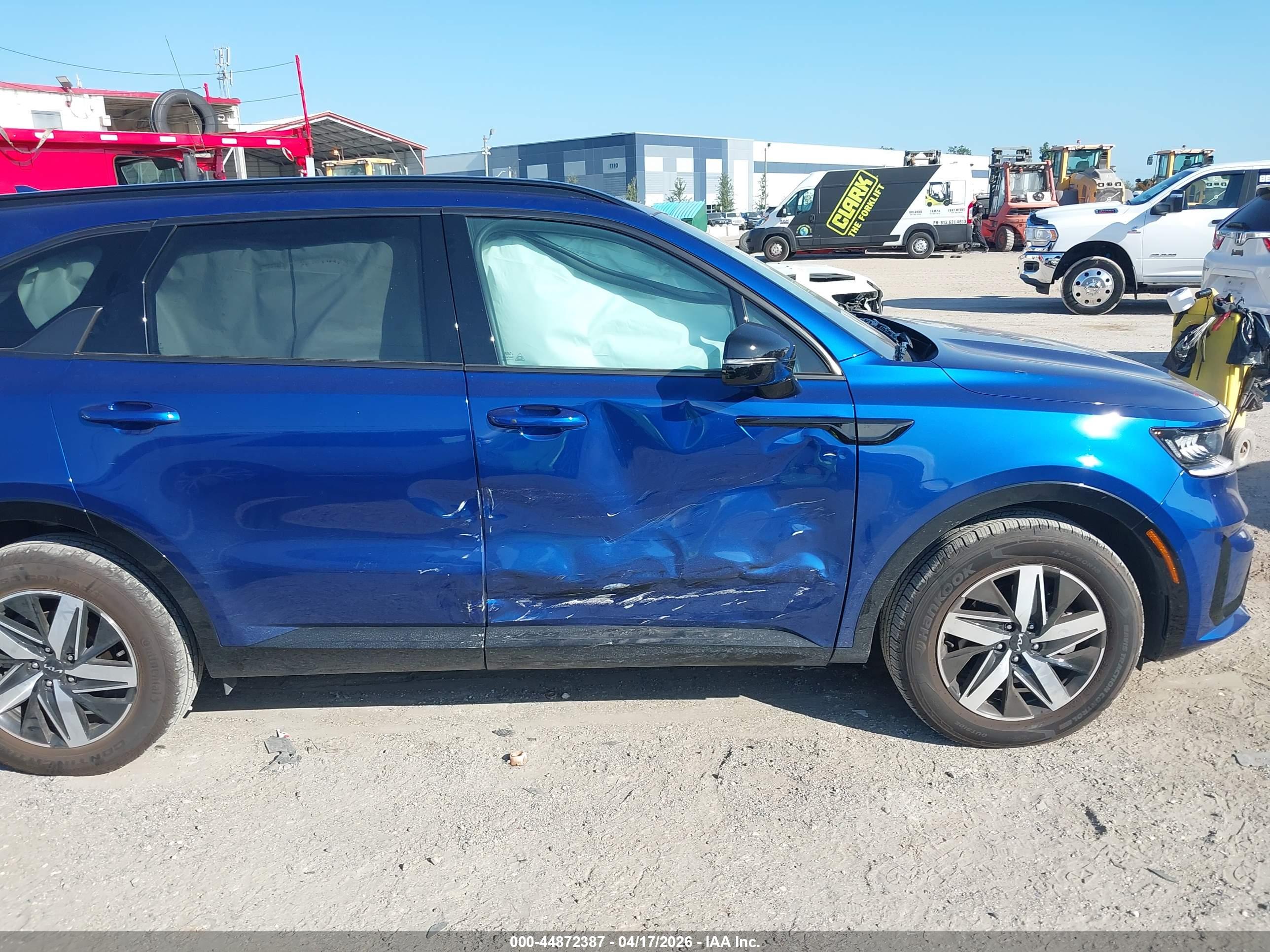 KIA SORENTO image 6