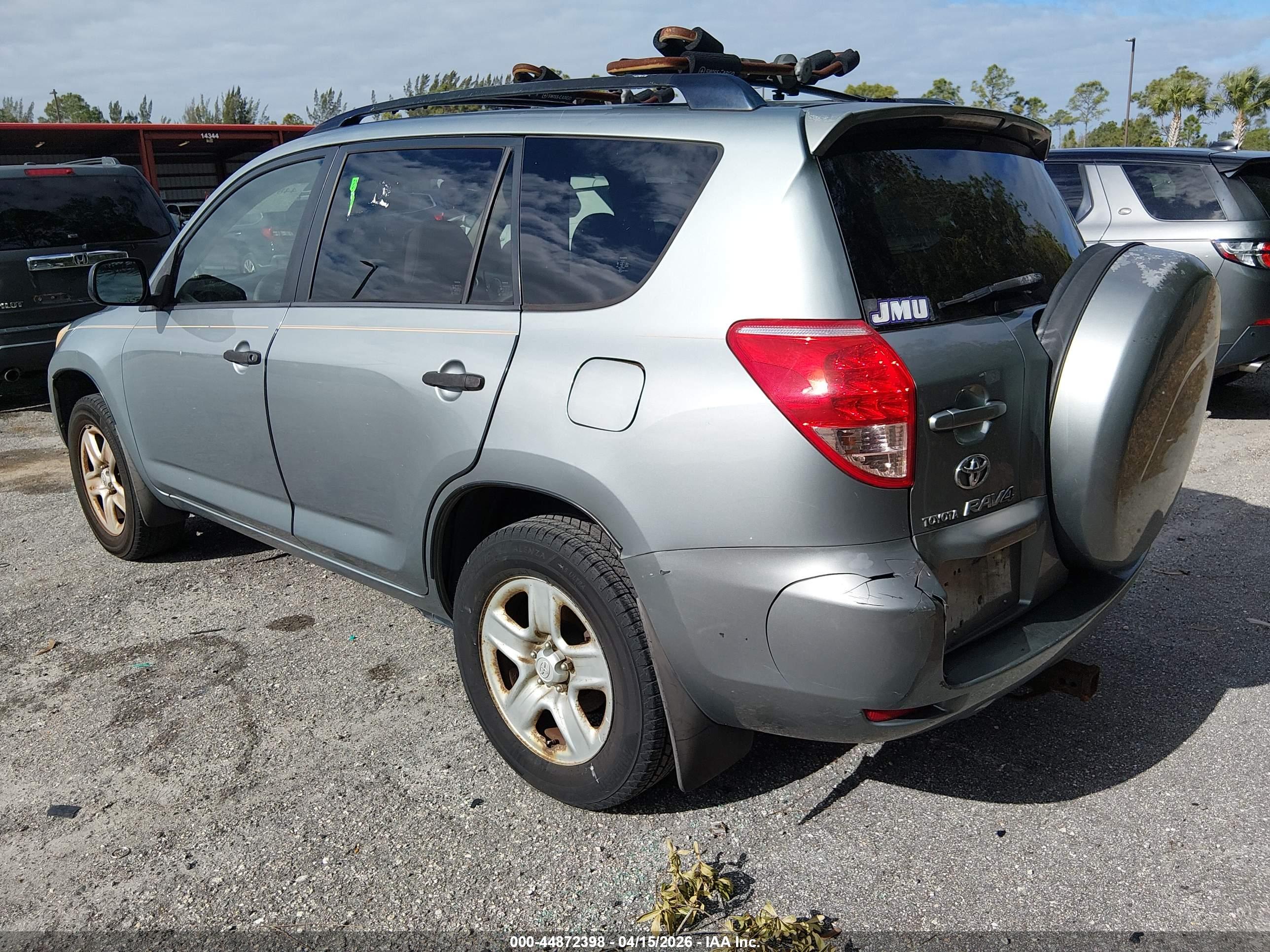 TOYOTA RAV4 image 3