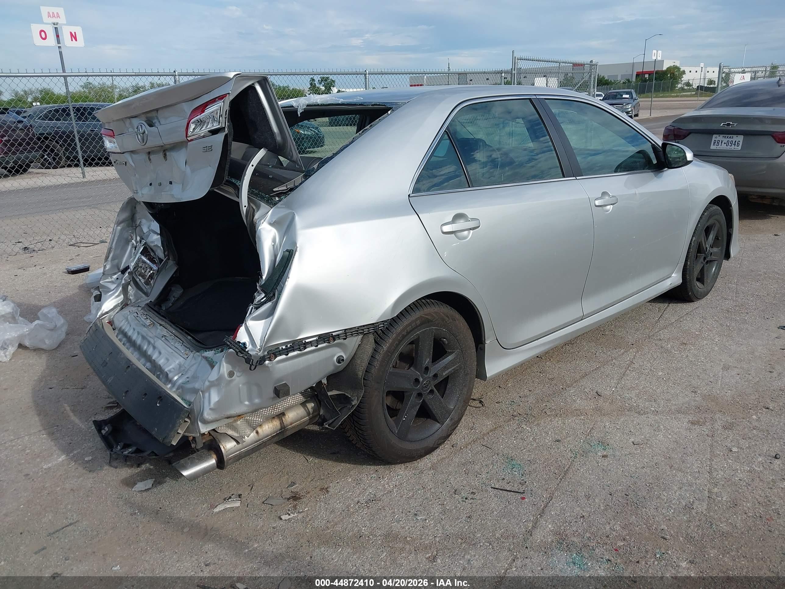 TOYOTA CAMRY image 4