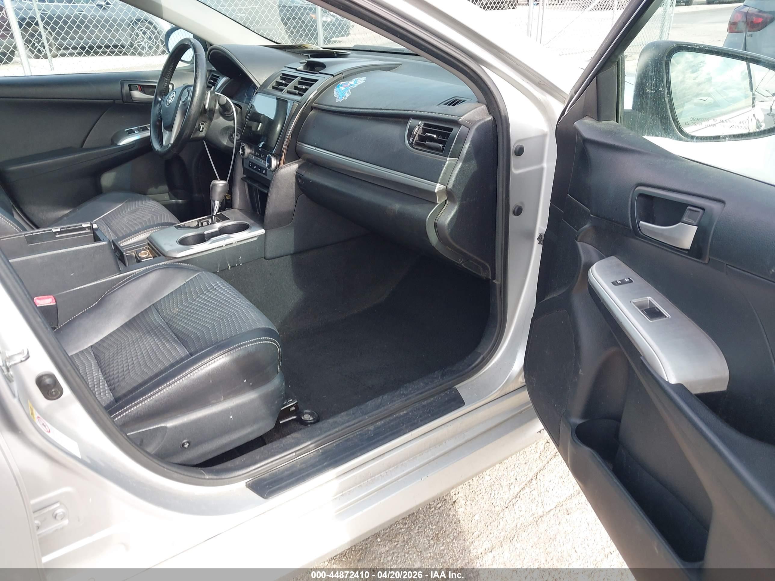TOYOTA CAMRY image 5