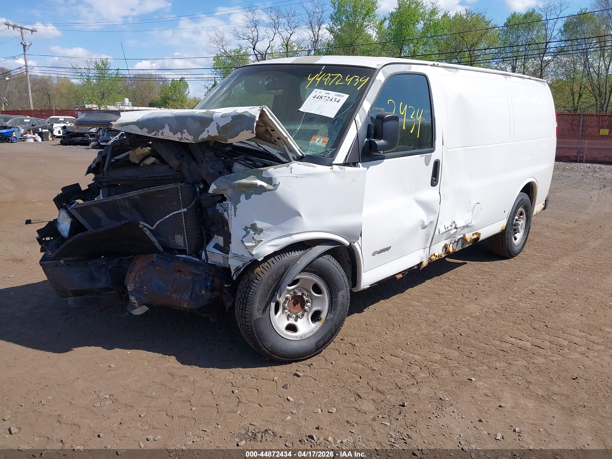 CHEVROLET EXPRESS image 2