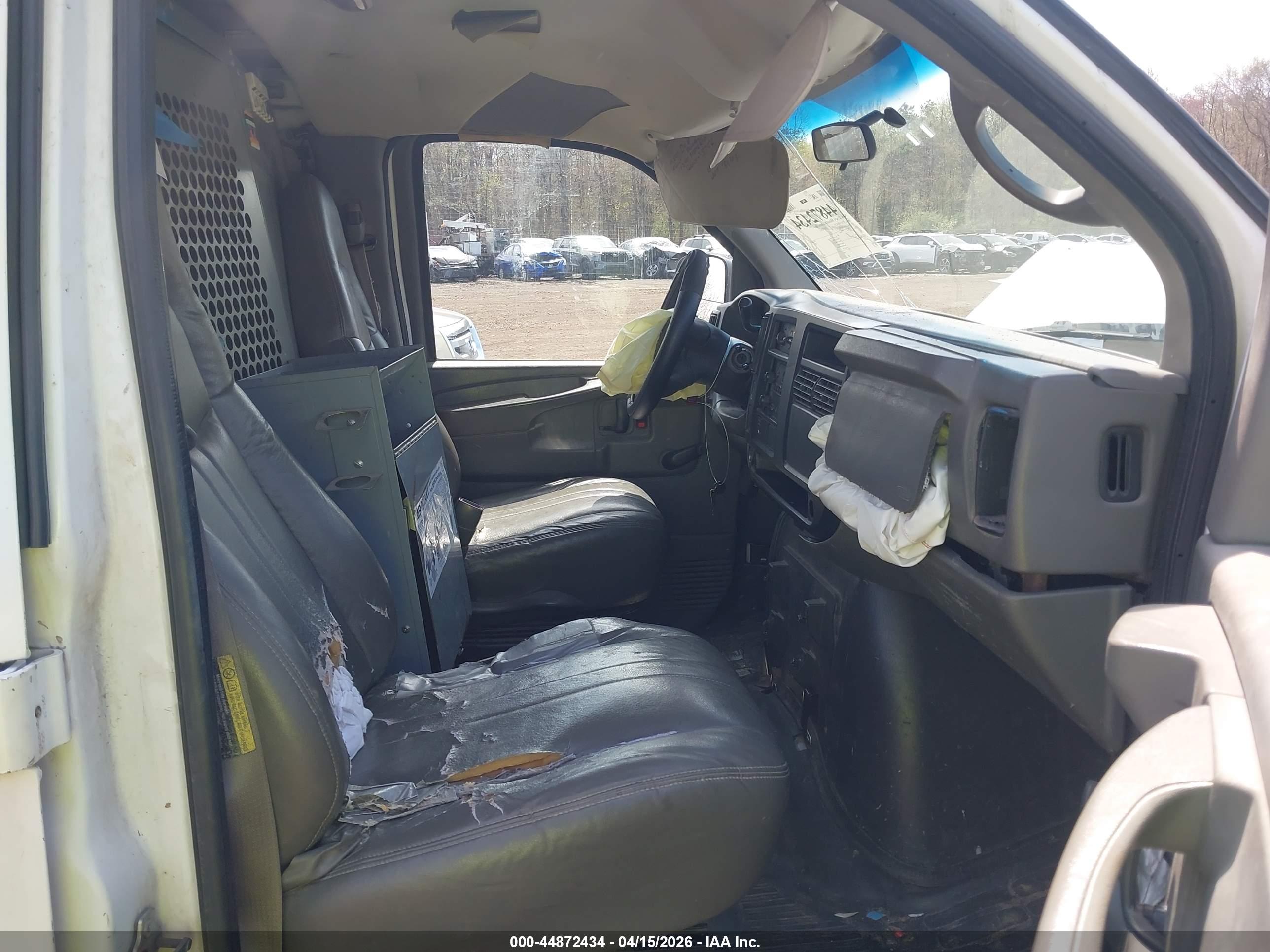 CHEVROLET EXPRESS image 5