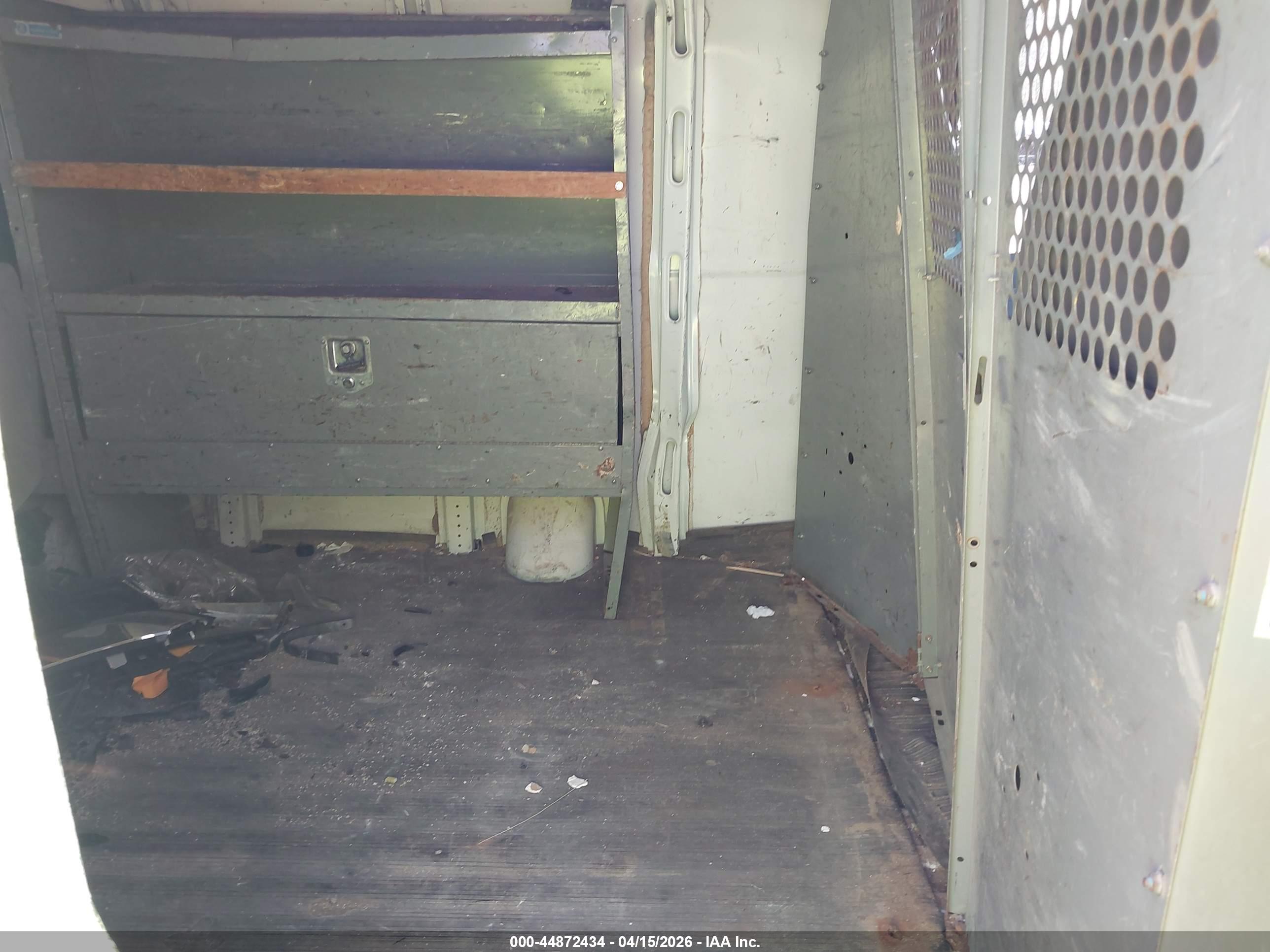 CHEVROLET EXPRESS image 8