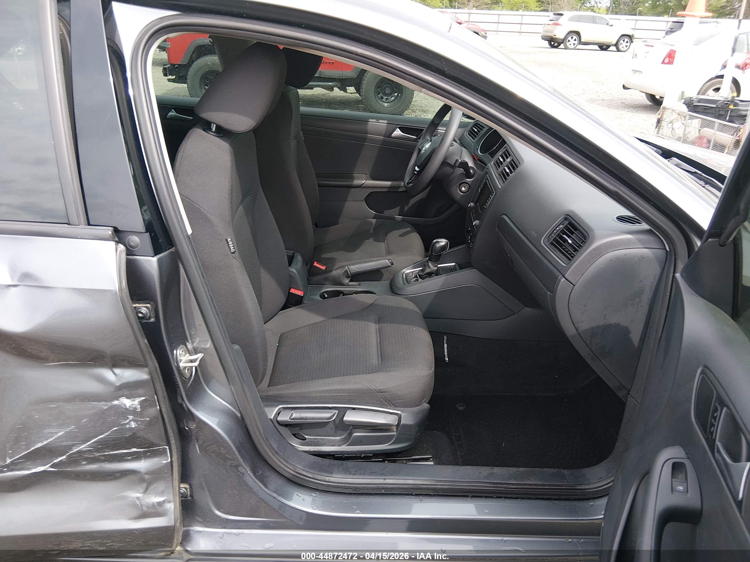 VOLKSWAGEN JETTA image 5