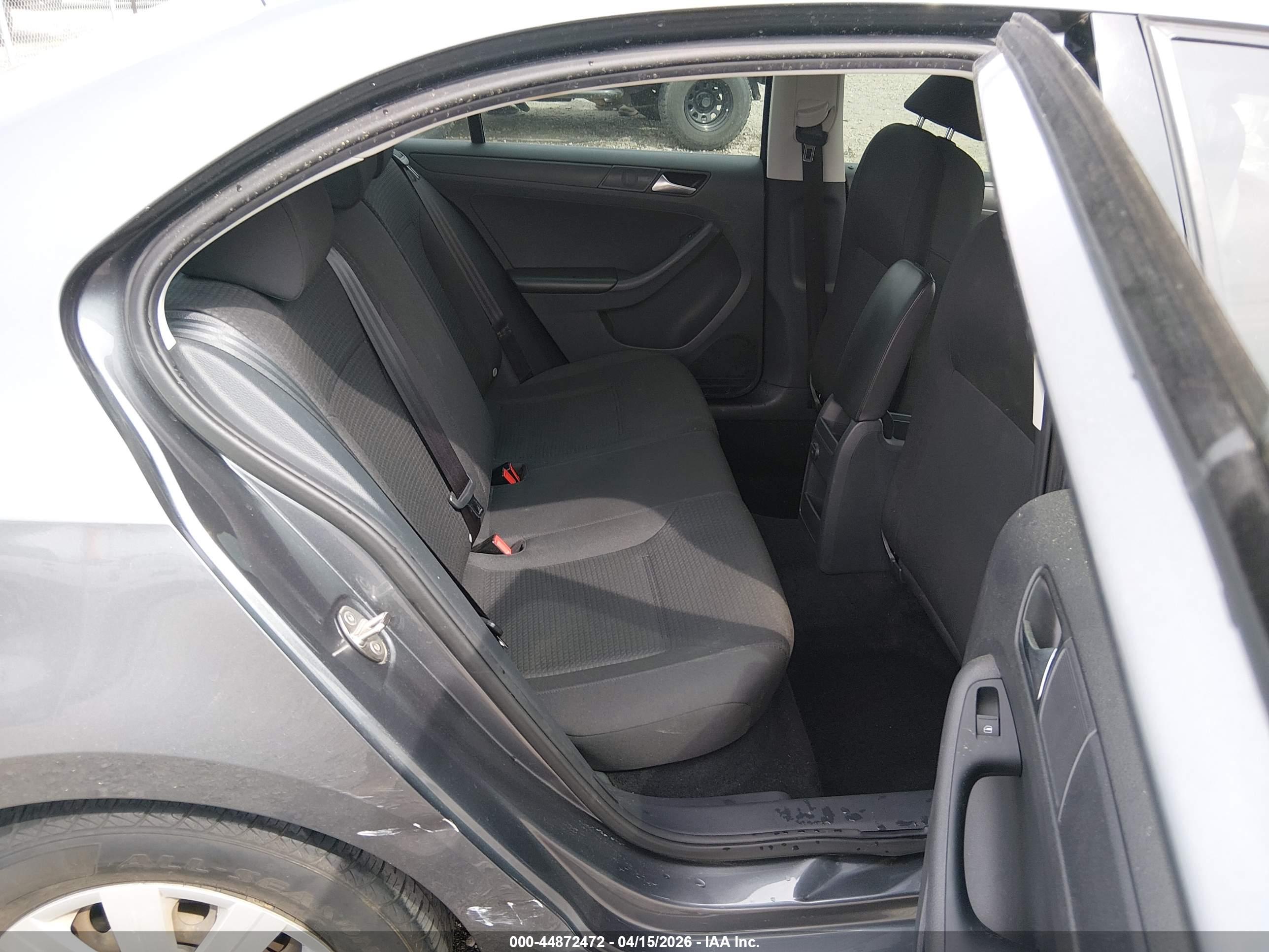 VOLKSWAGEN JETTA image 8