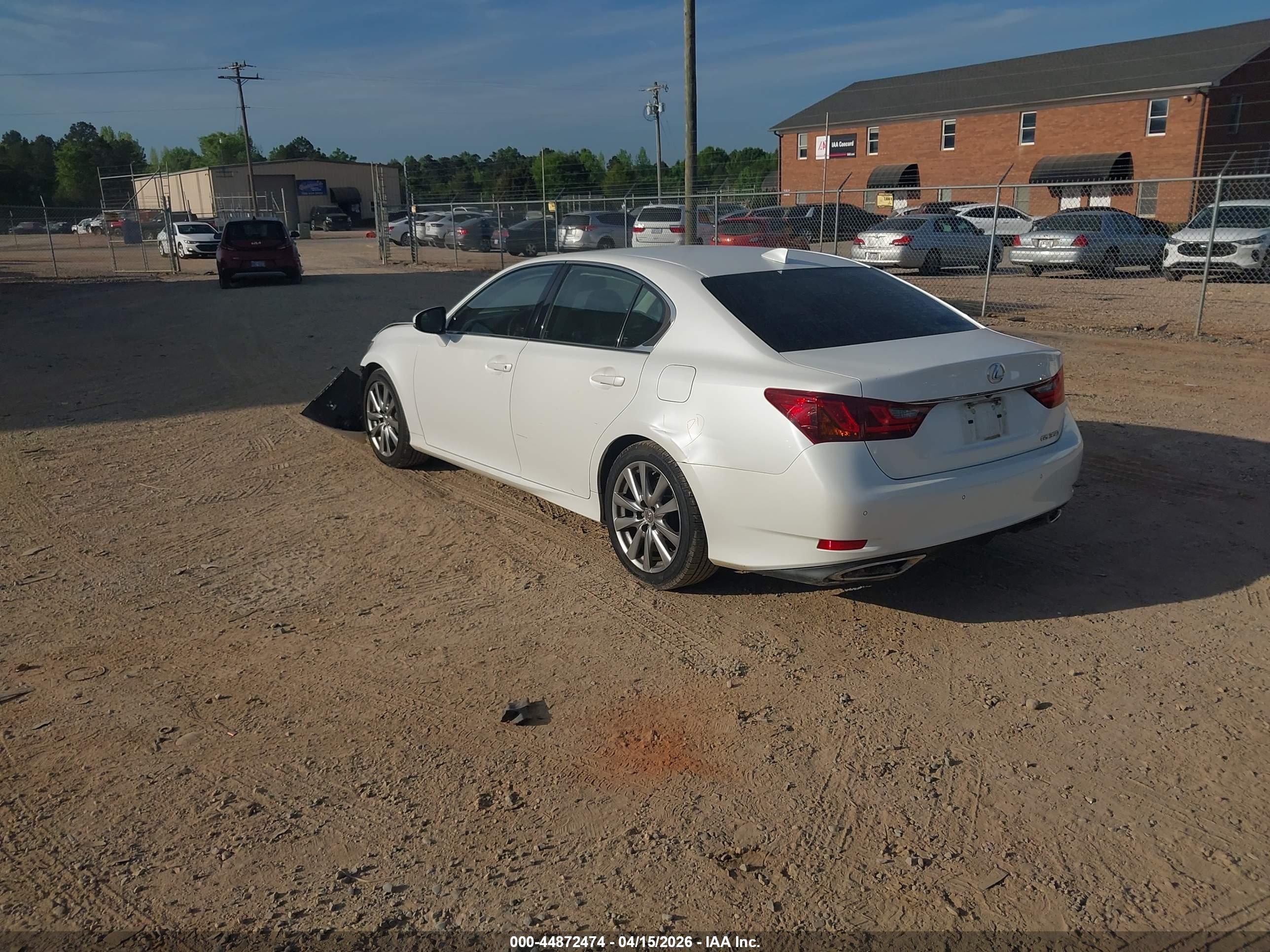 LEXUS GS image 3