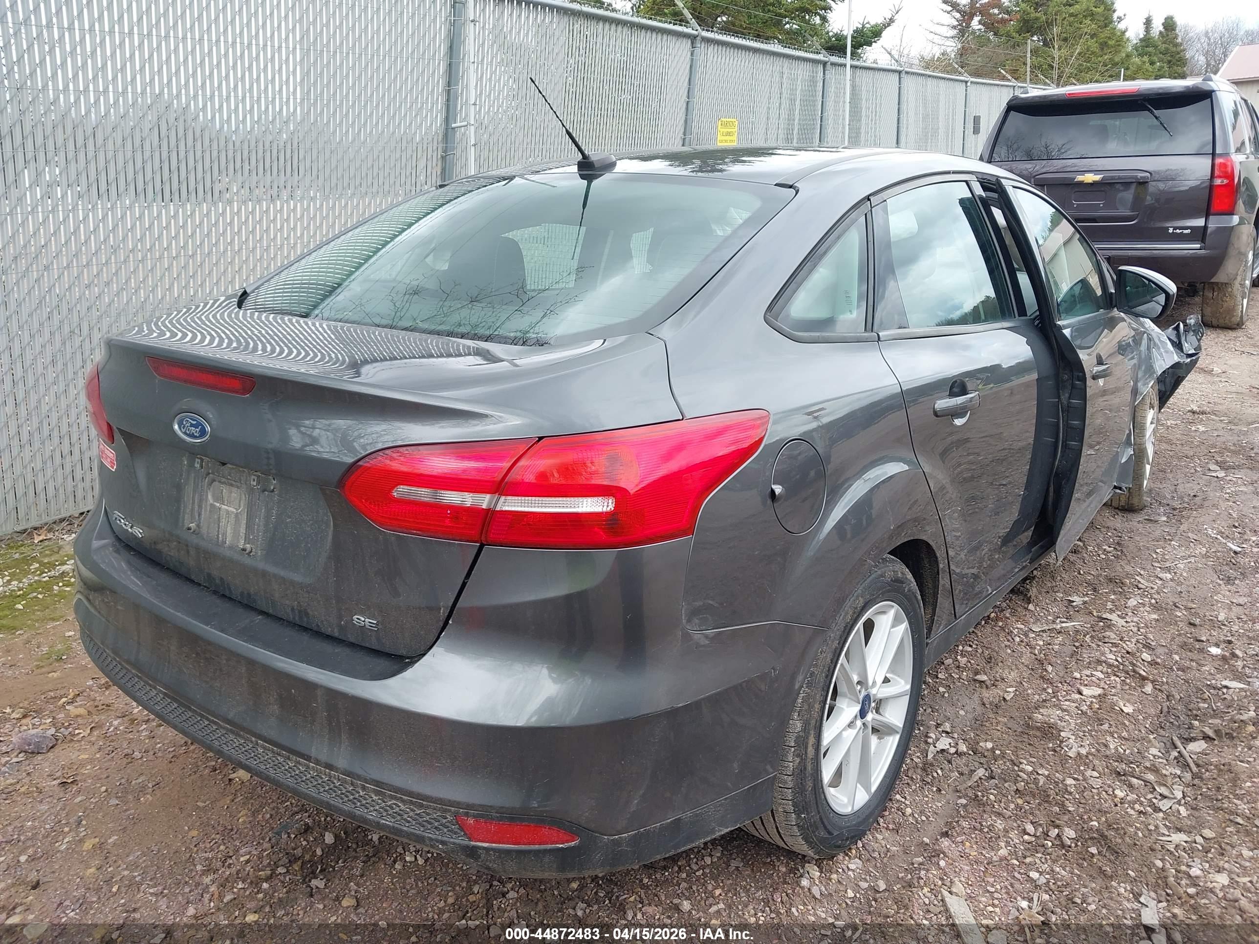 FORD FOCUS image 4