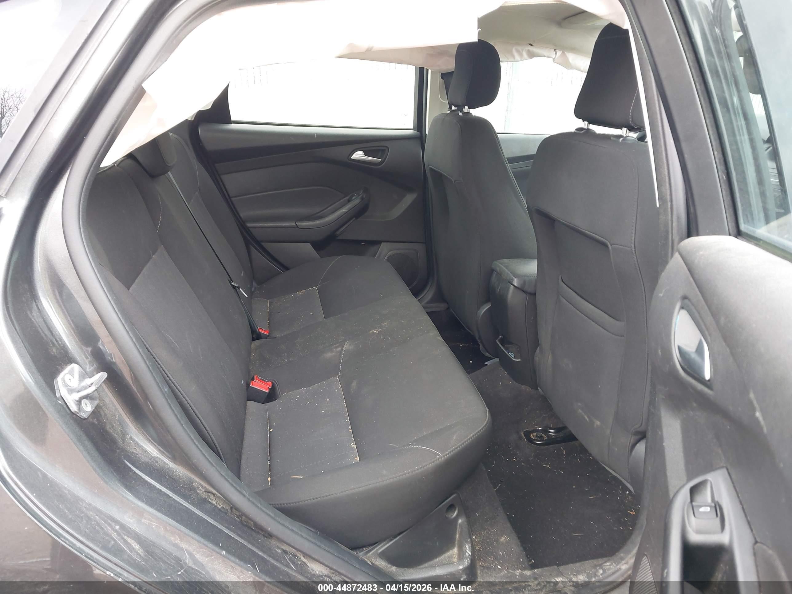 FORD FOCUS image 8