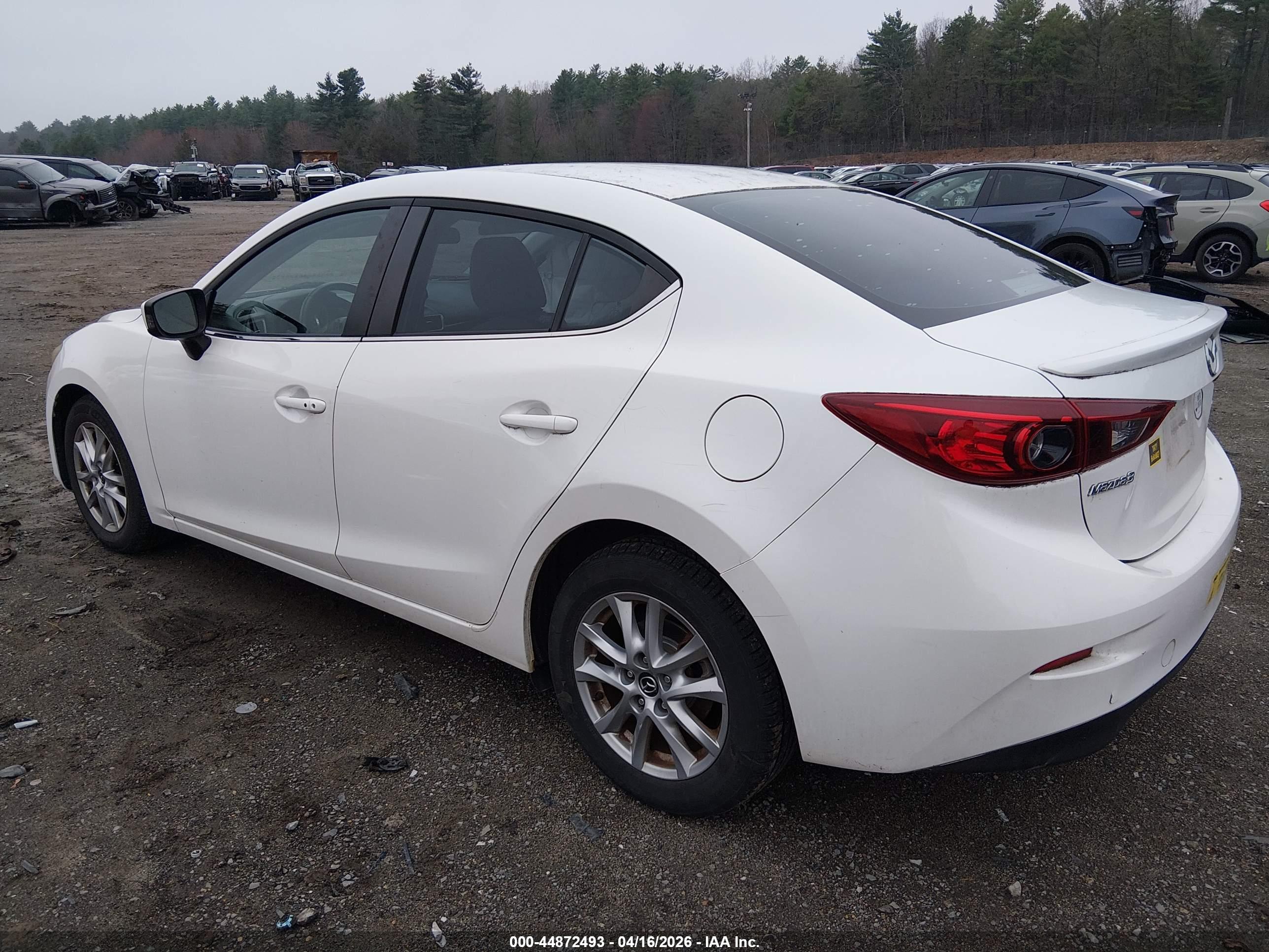 MAZDA MAZDA3 image 3