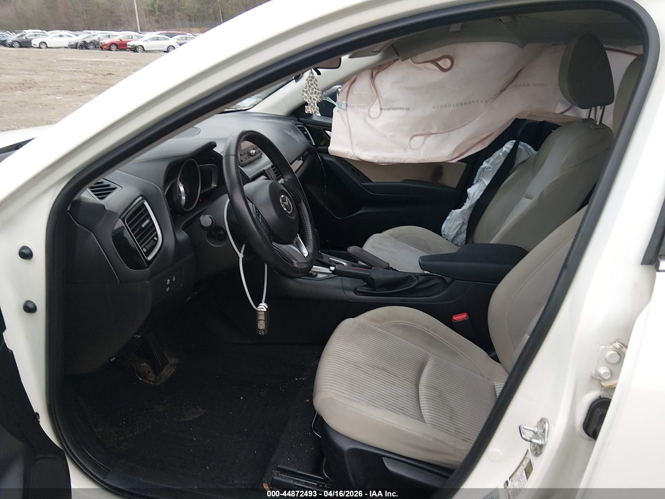 MAZDA MAZDA3 image 5