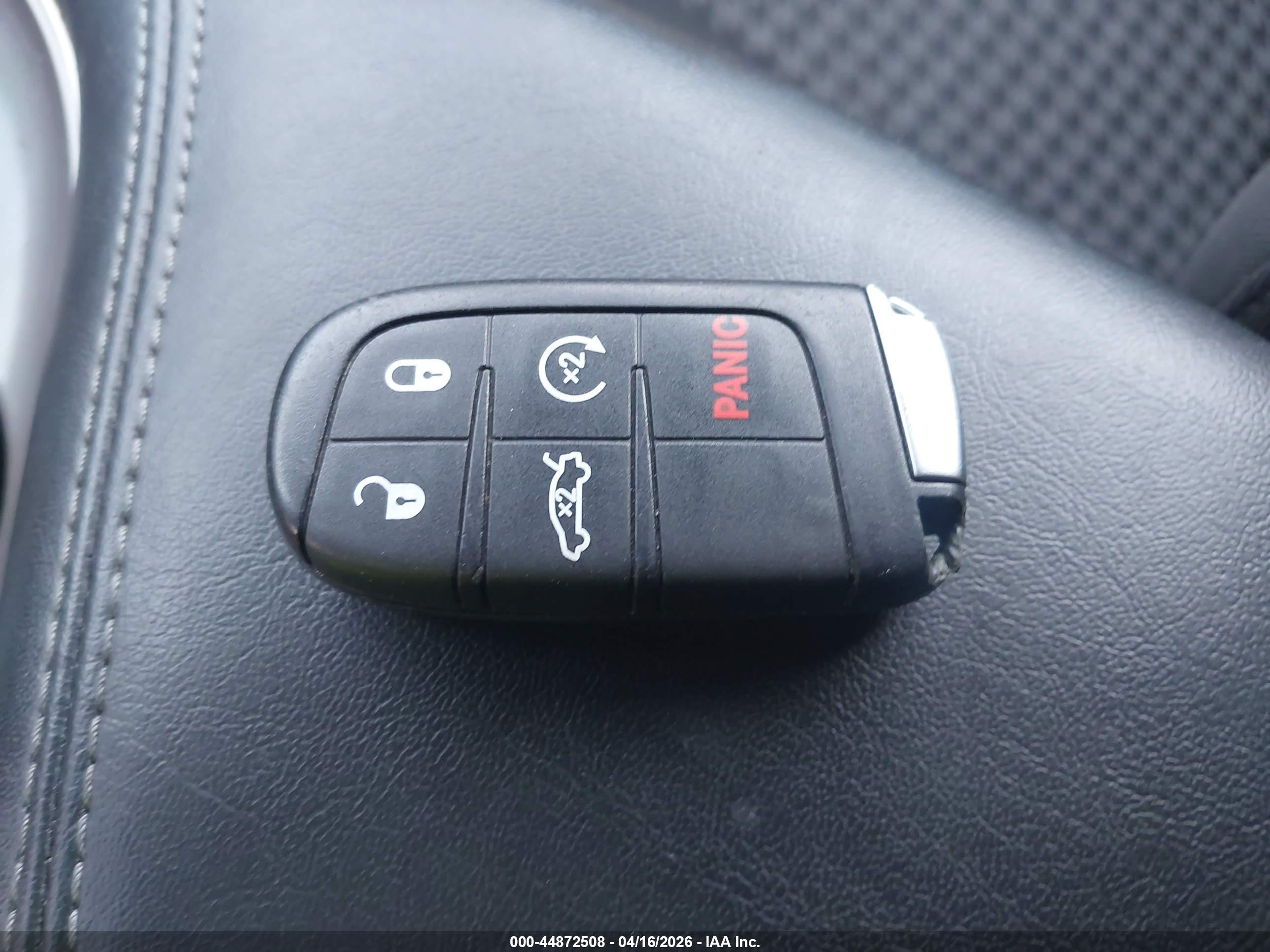 DODGE CHALLENGER image 11