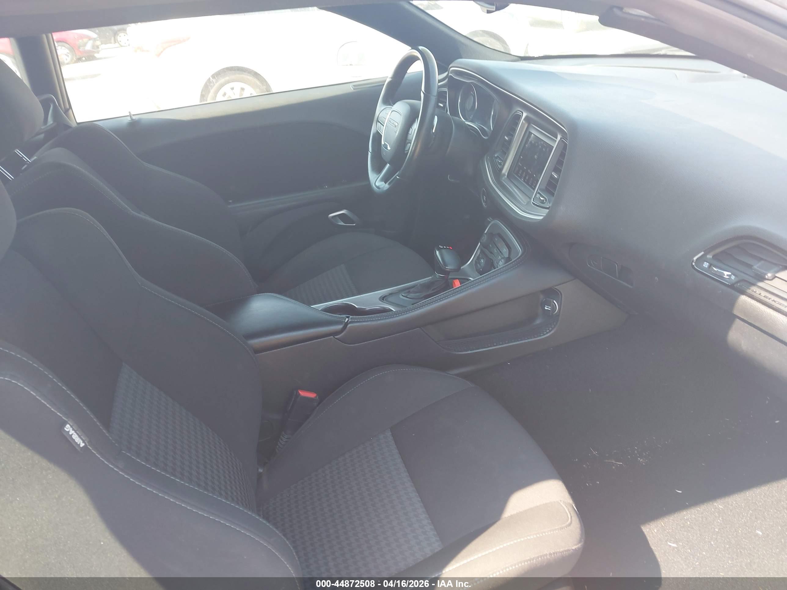 DODGE CHALLENGER image 5