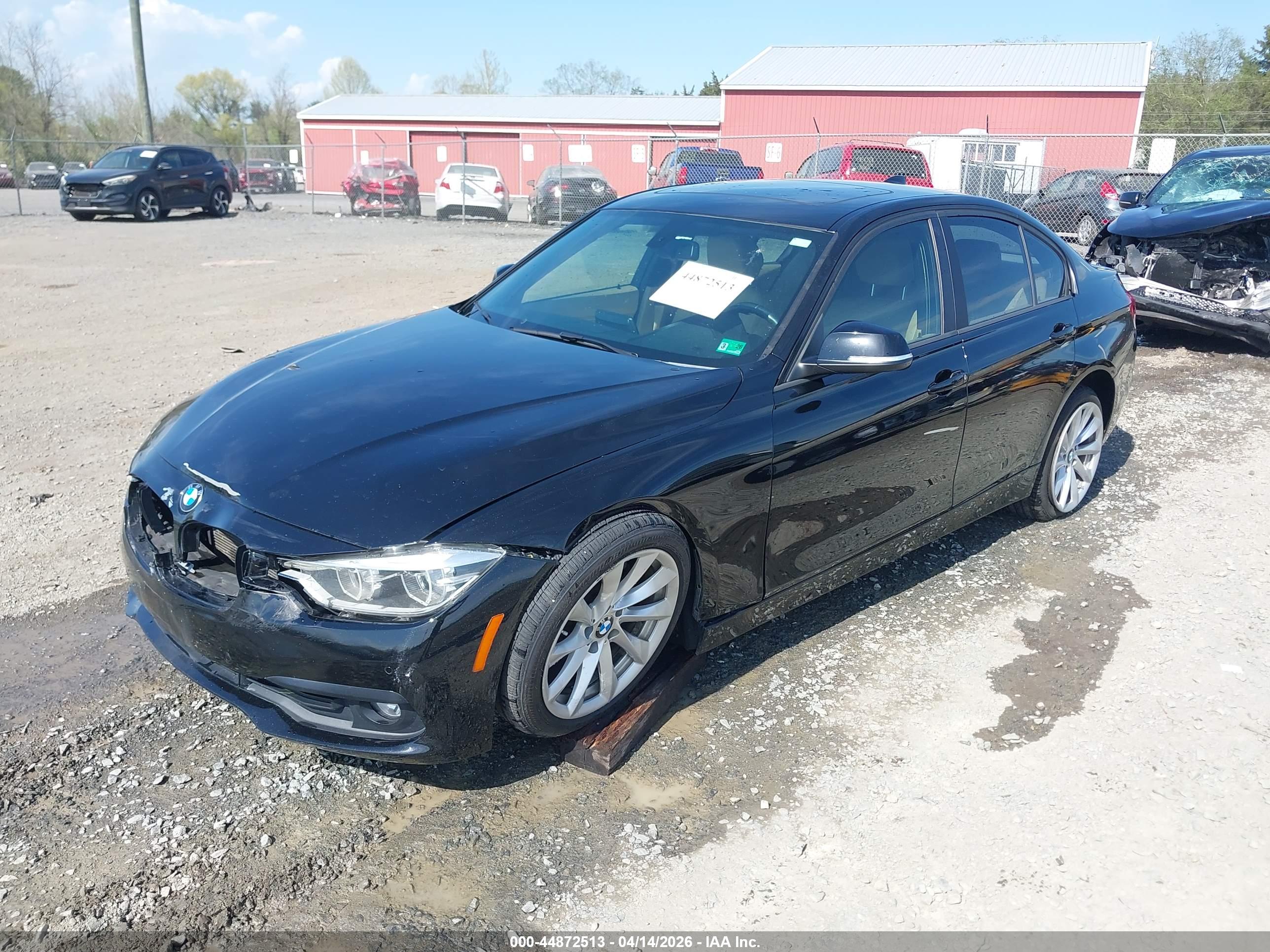 BMW 320I image 2