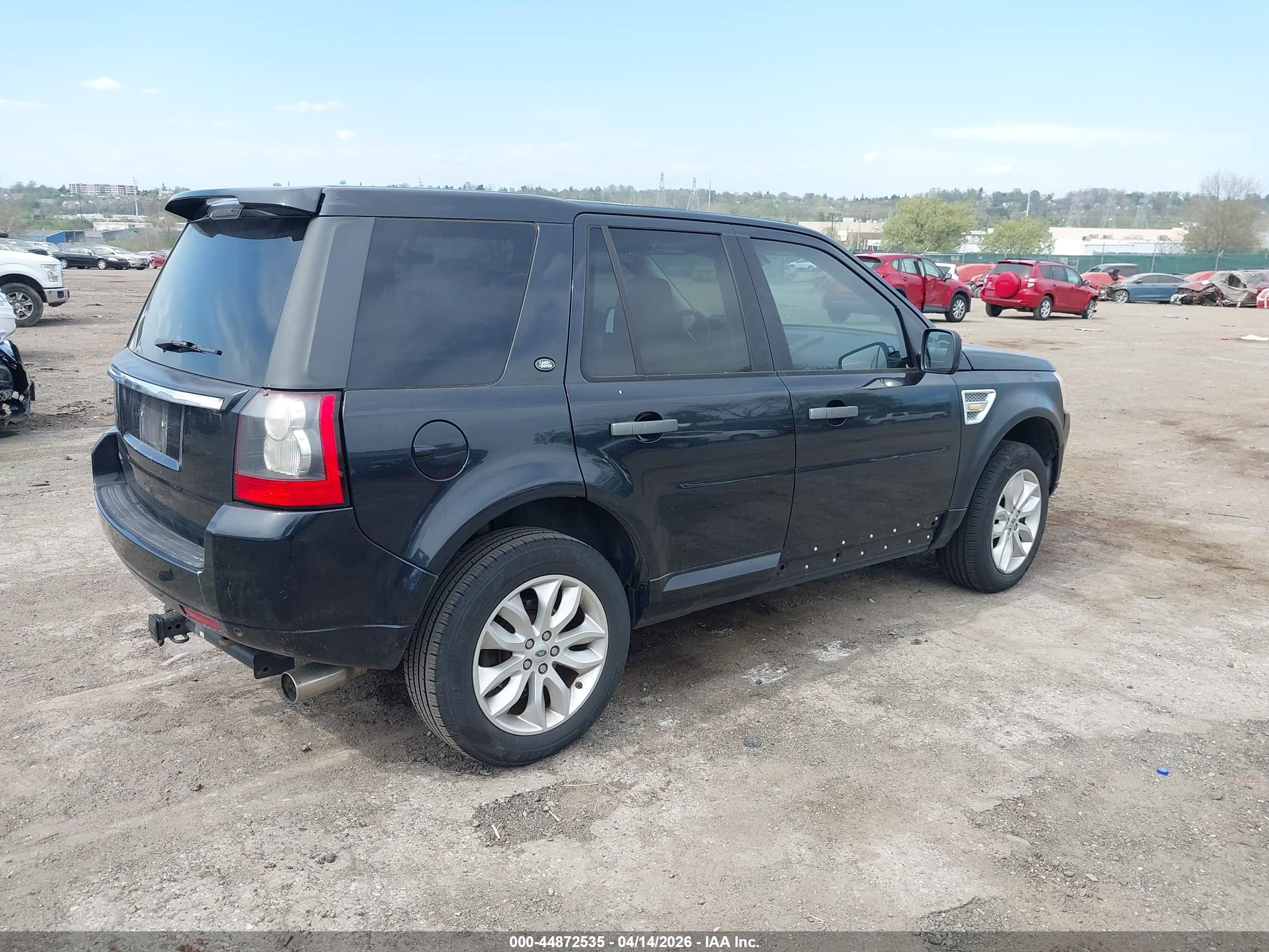 LAND ROVER image 4