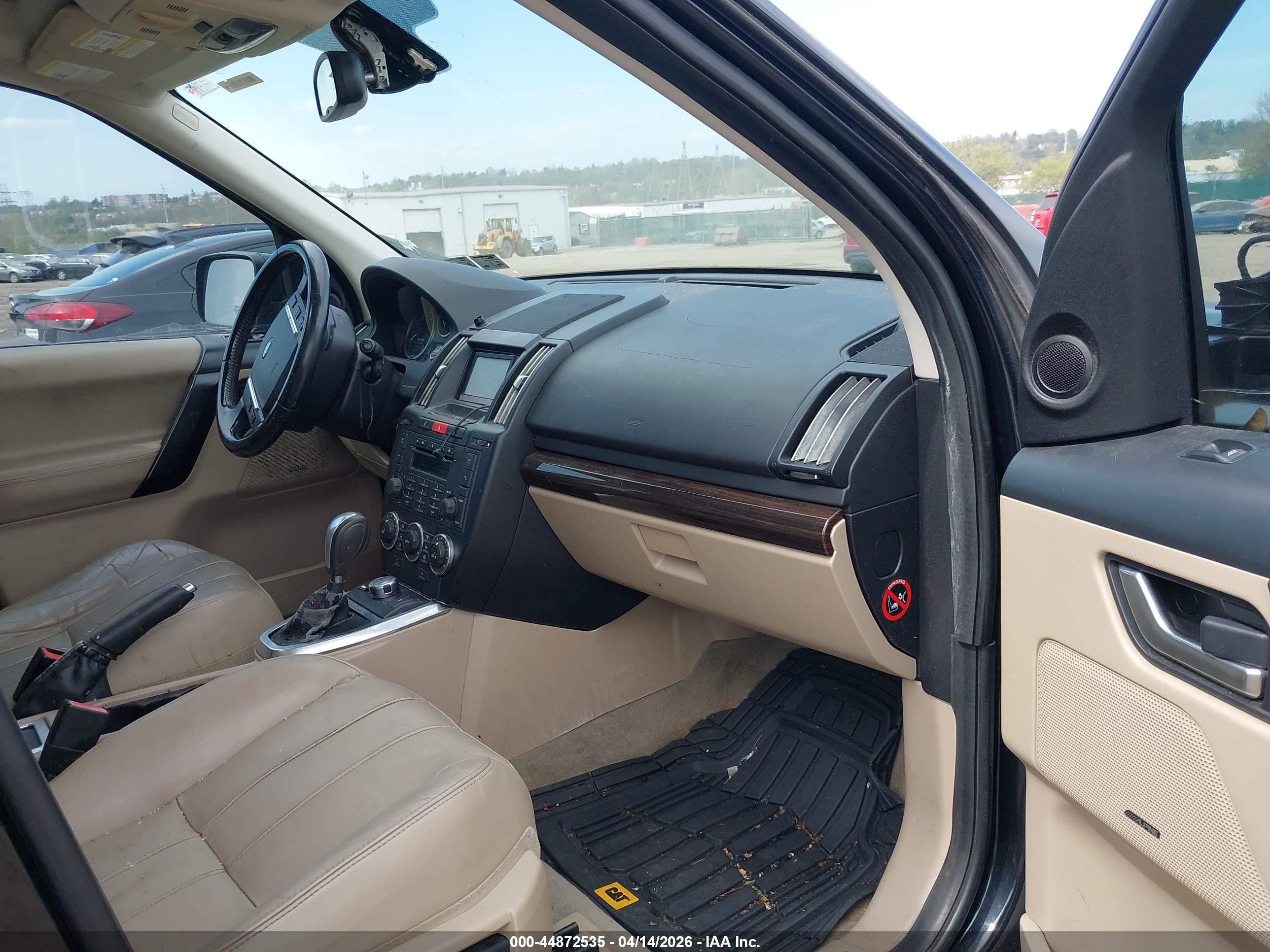 LAND ROVER image 5