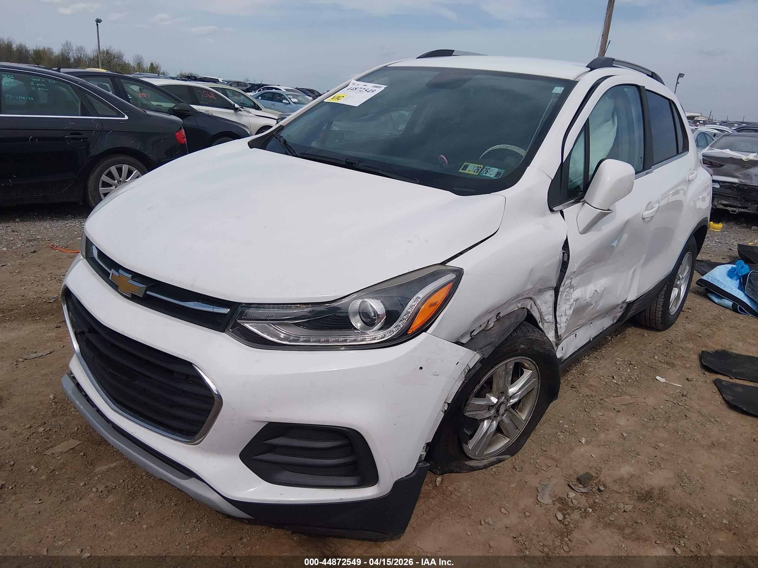 CHEVROLET TRAX image 2