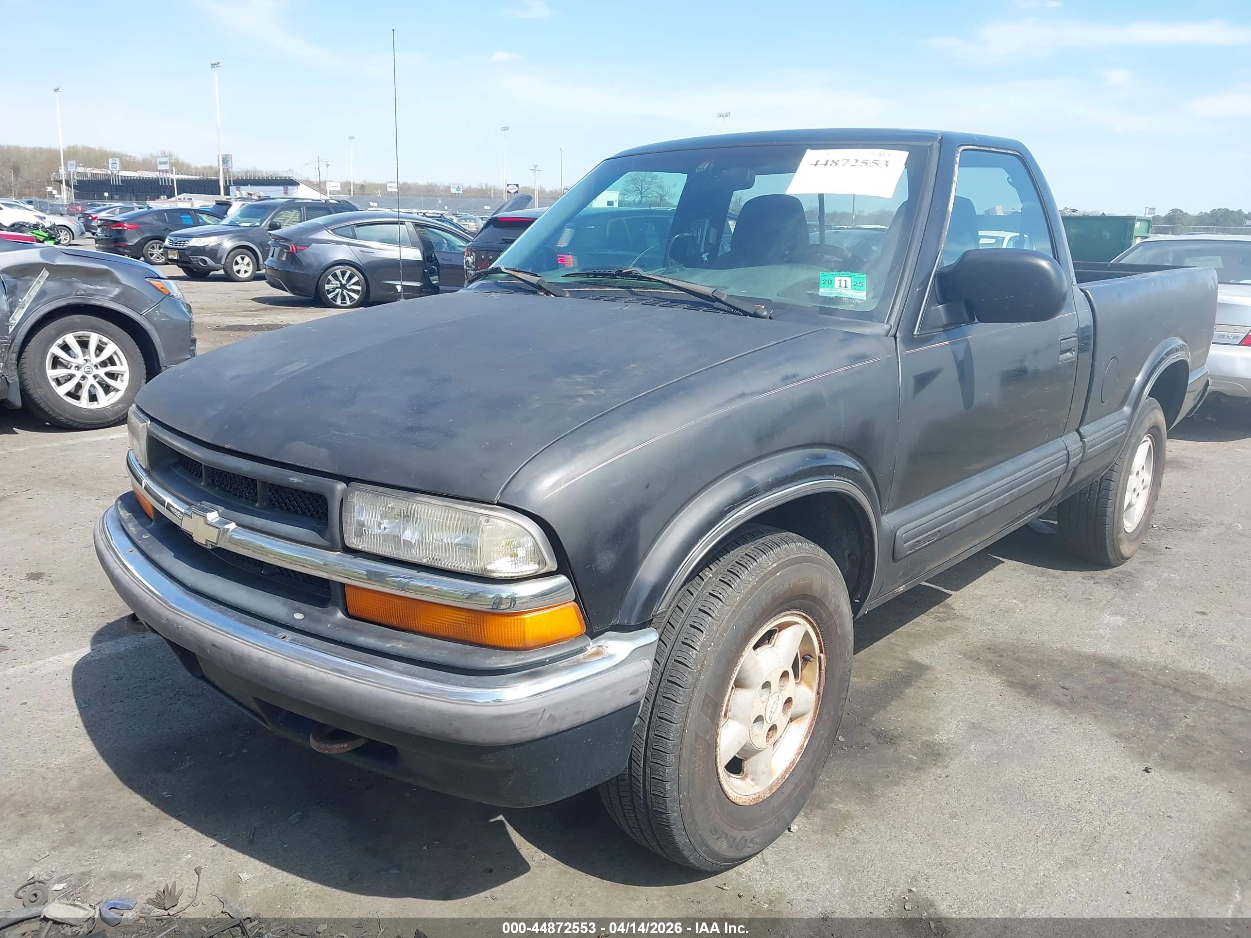 CHEVROLET S-10 image 2