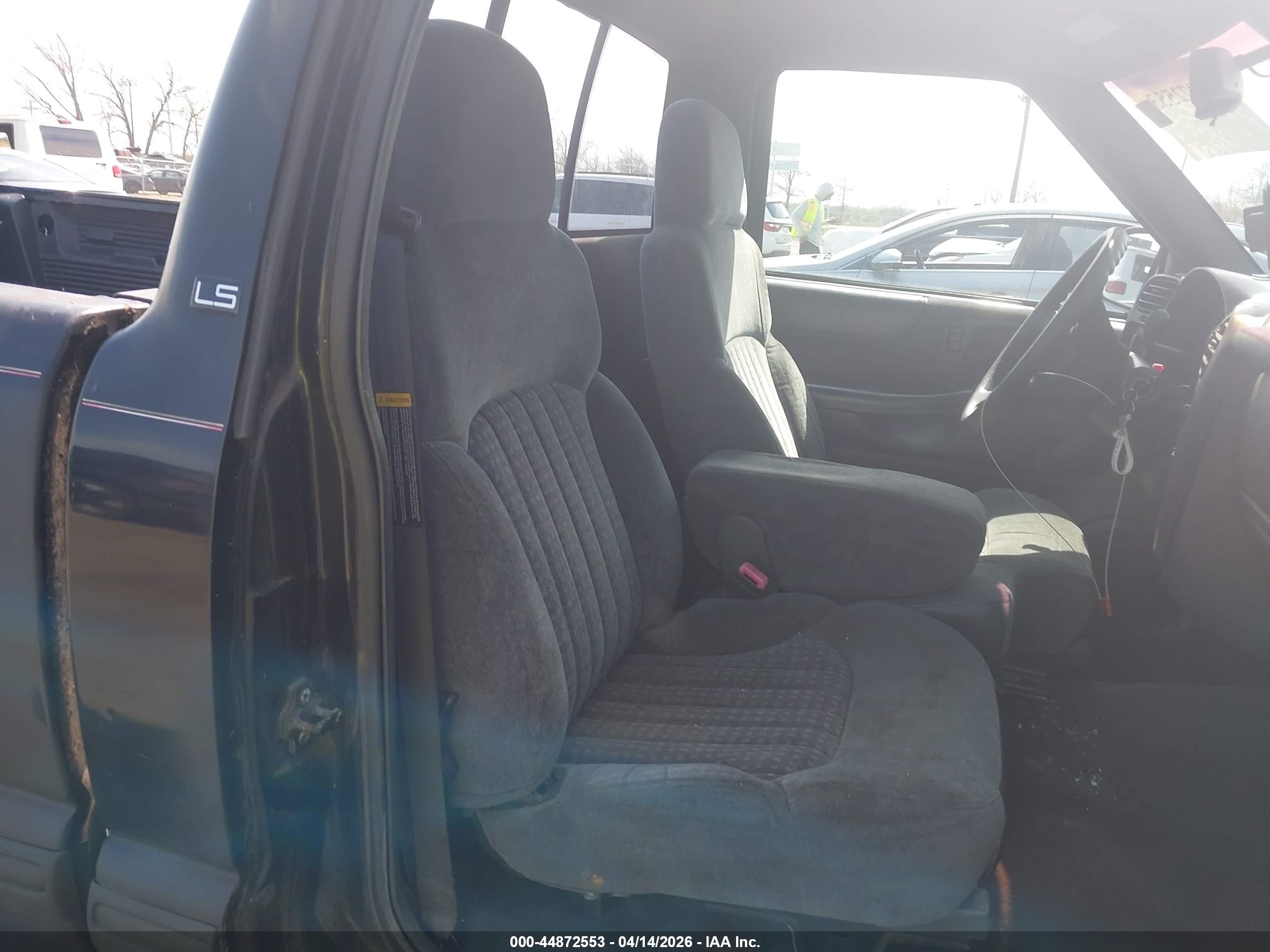 CHEVROLET S-10 image 8