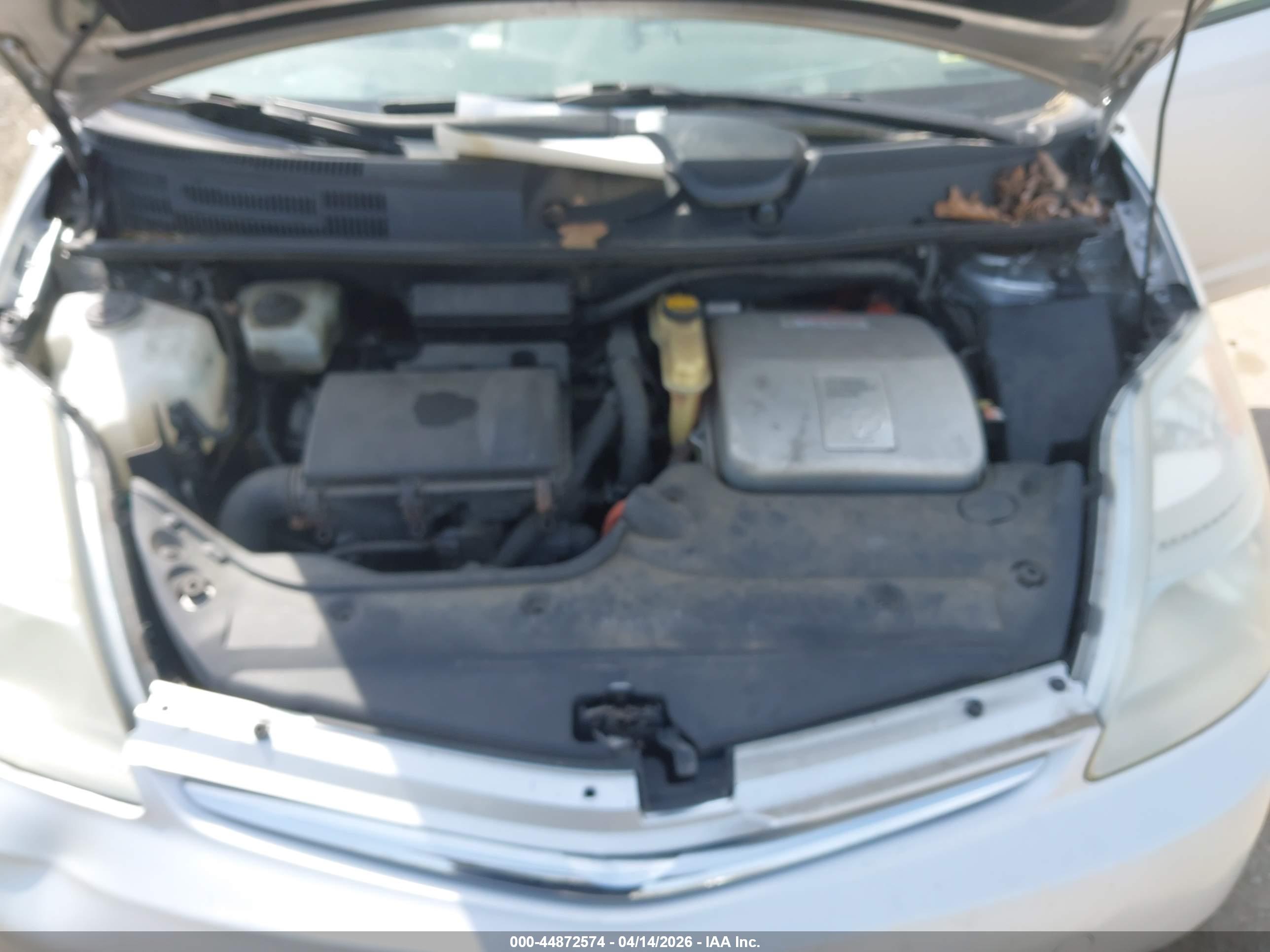 TOYOTA PRIUS image 10