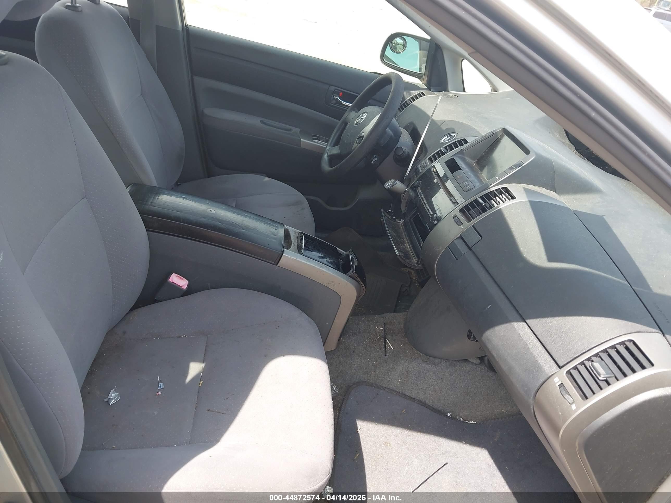 TOYOTA PRIUS image 5