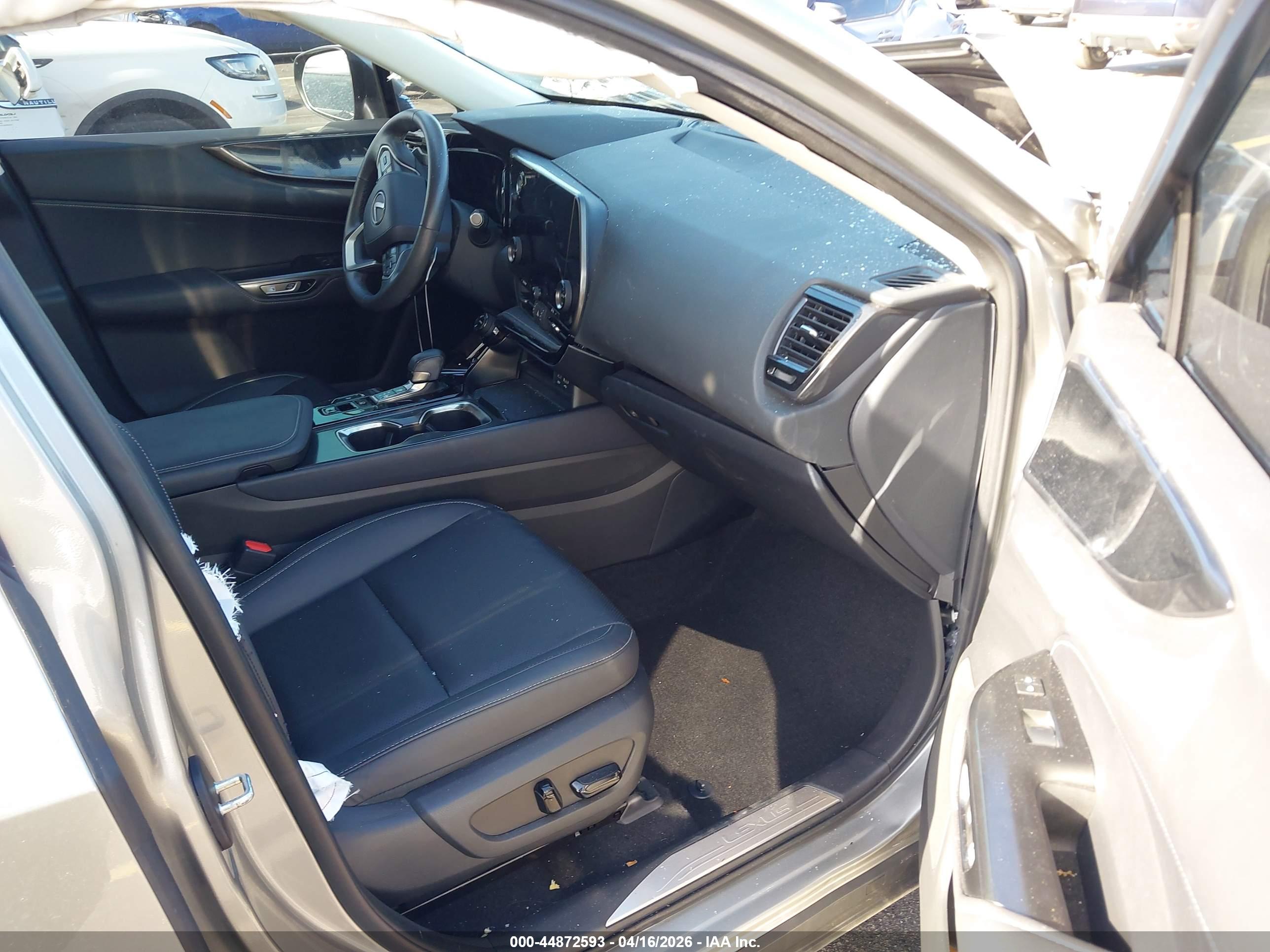 LEXUS NX image 5