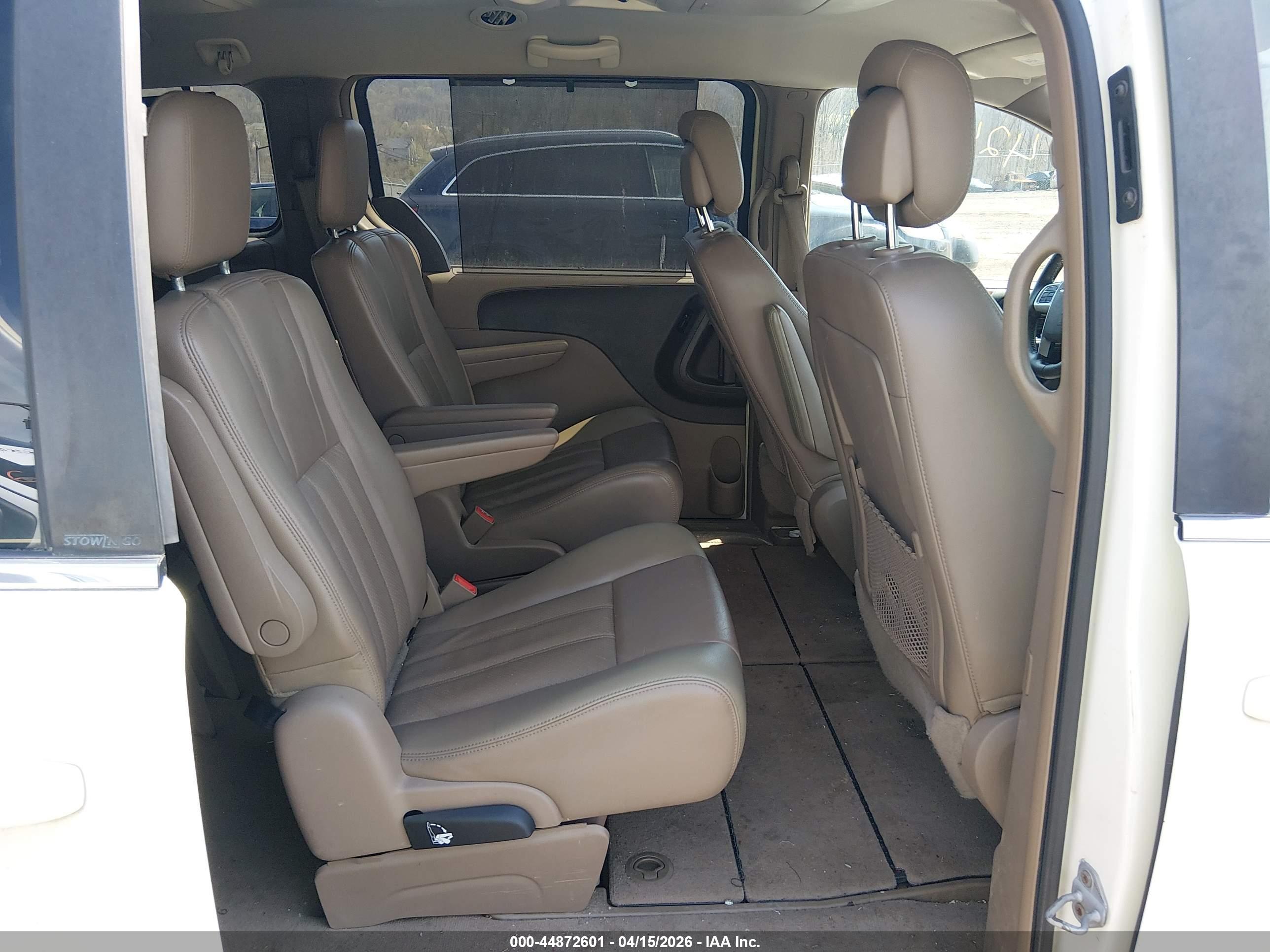 CHRYSLER TOWN image 8