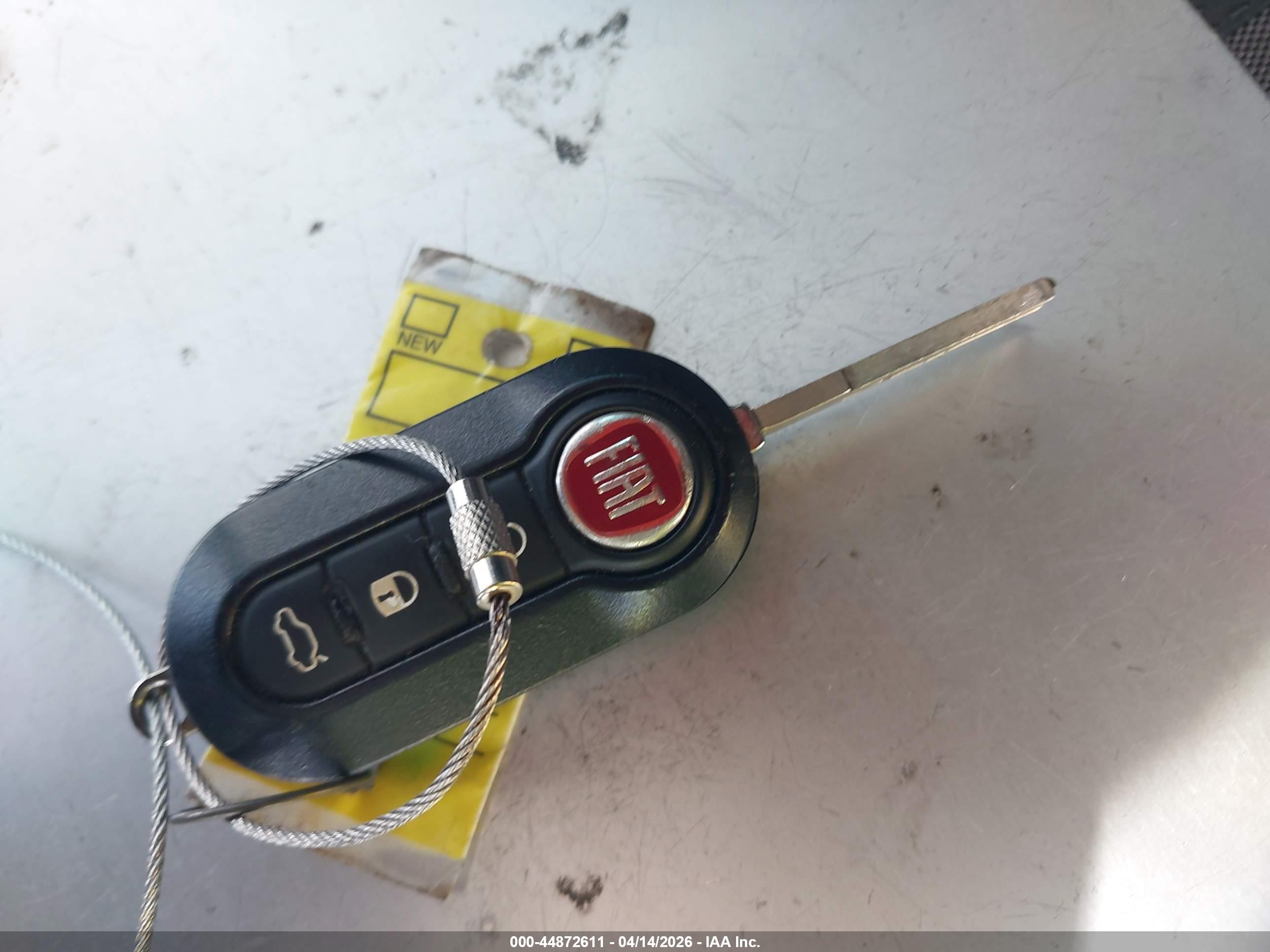FIAT 500L image 11