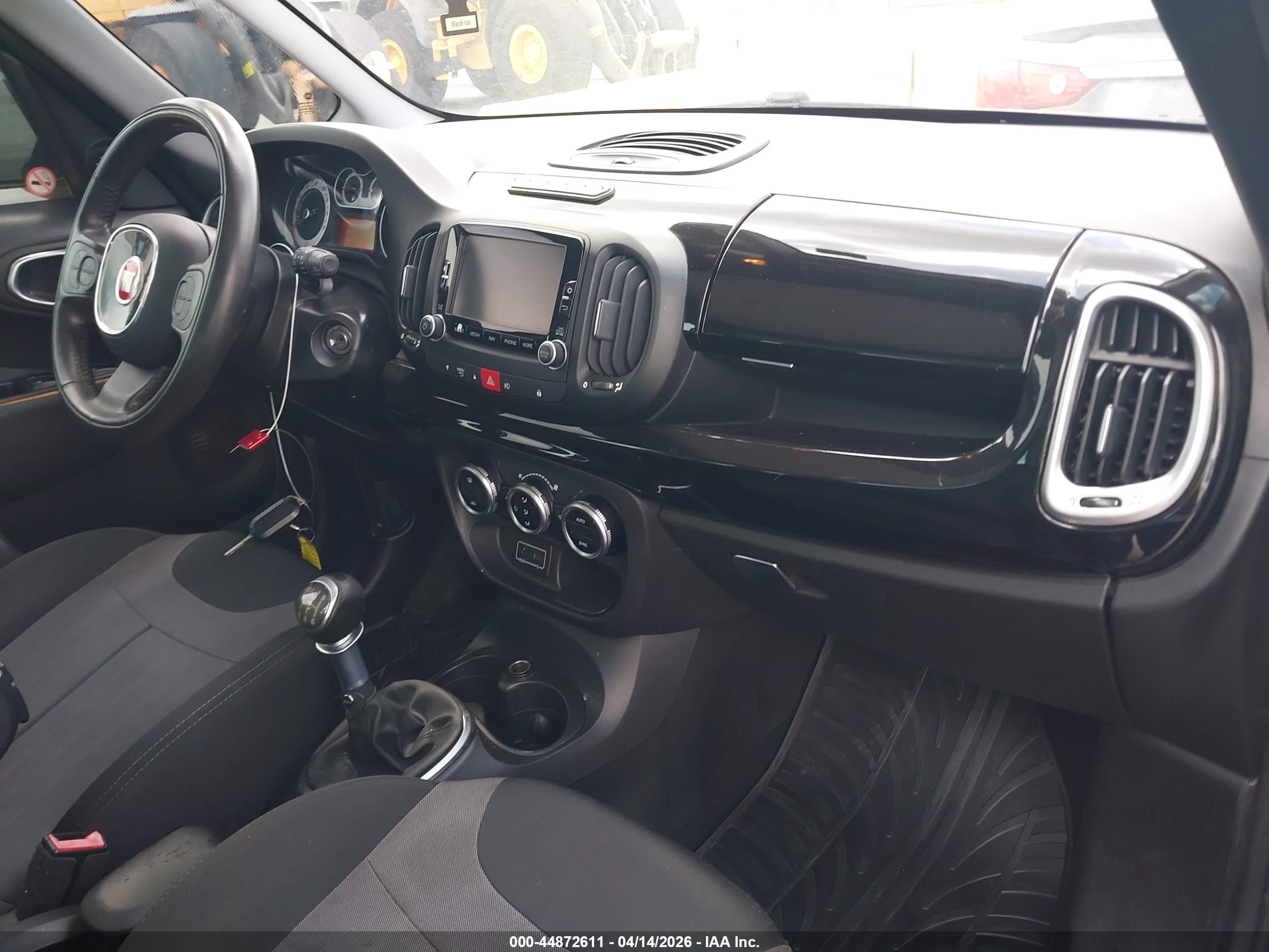 FIAT 500L image 5