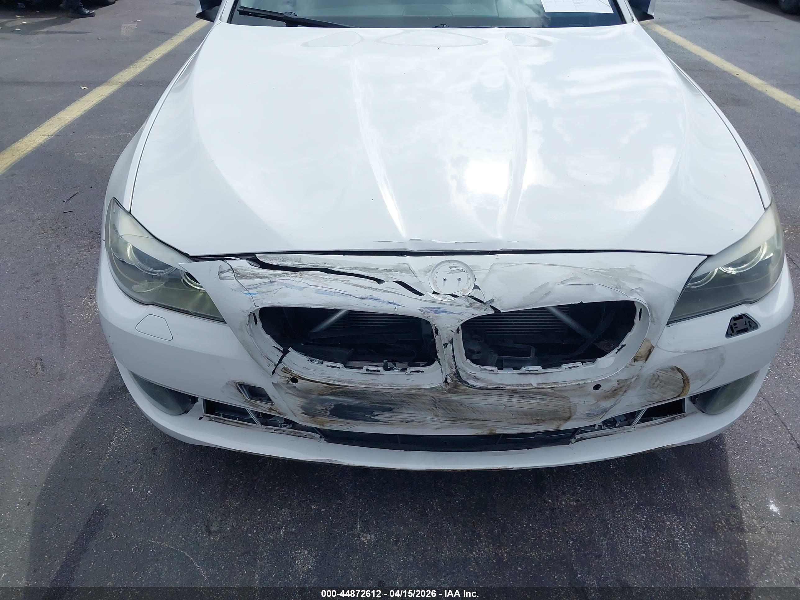 BMW 528I image 6