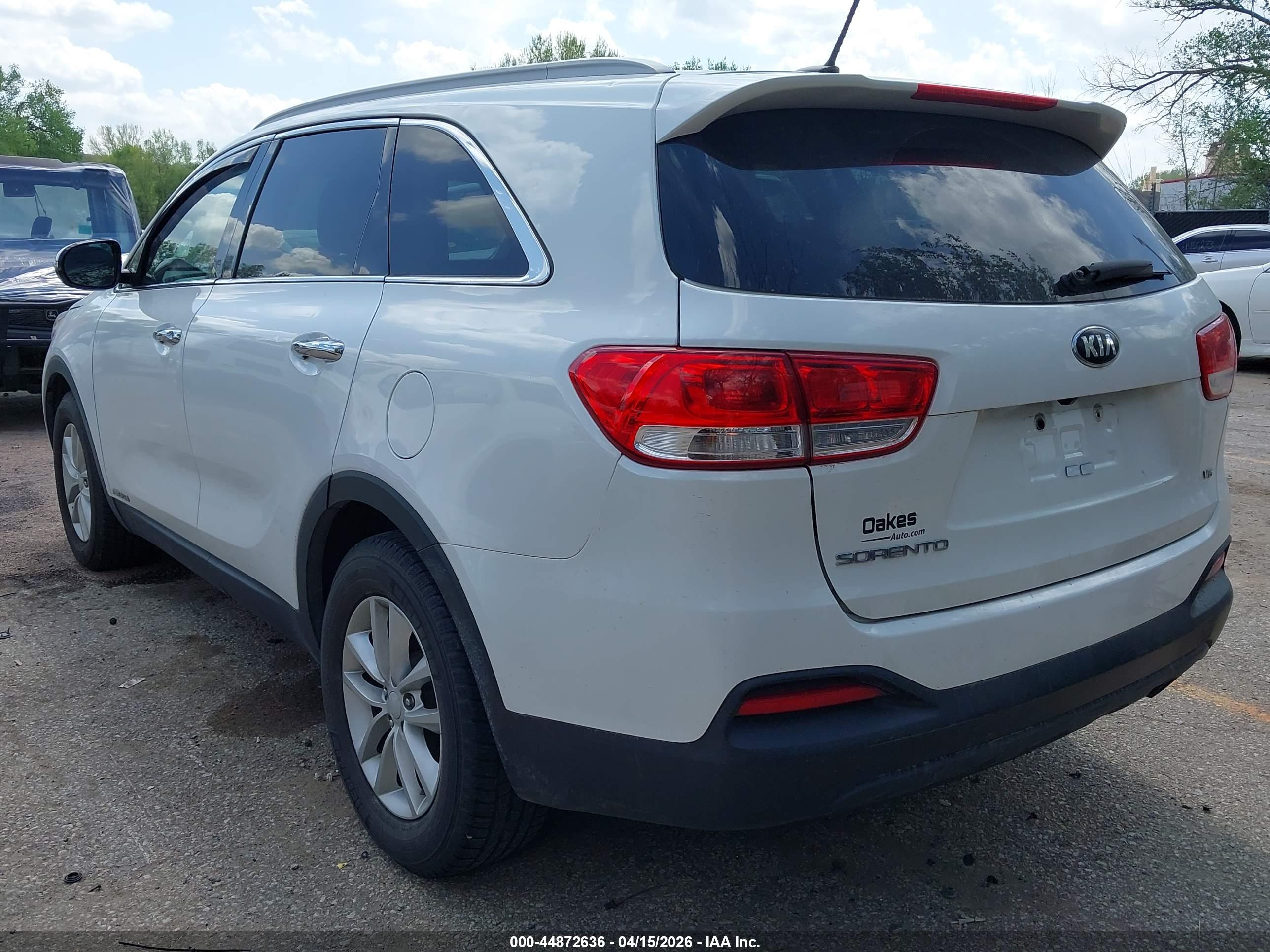 KIA SORENTO image 3