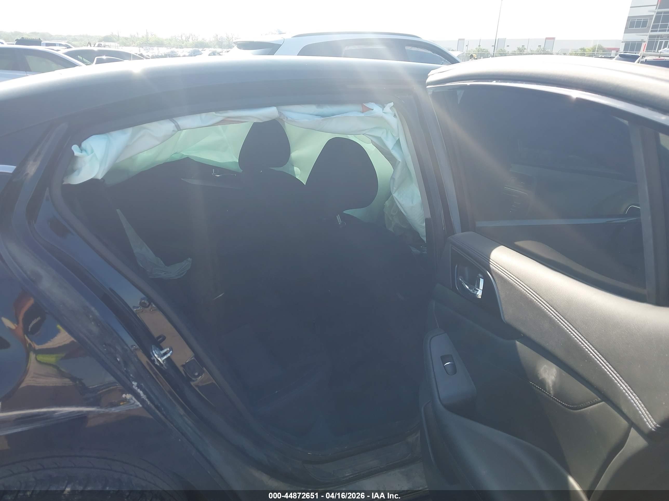 NISSAN MAXIMA image 8