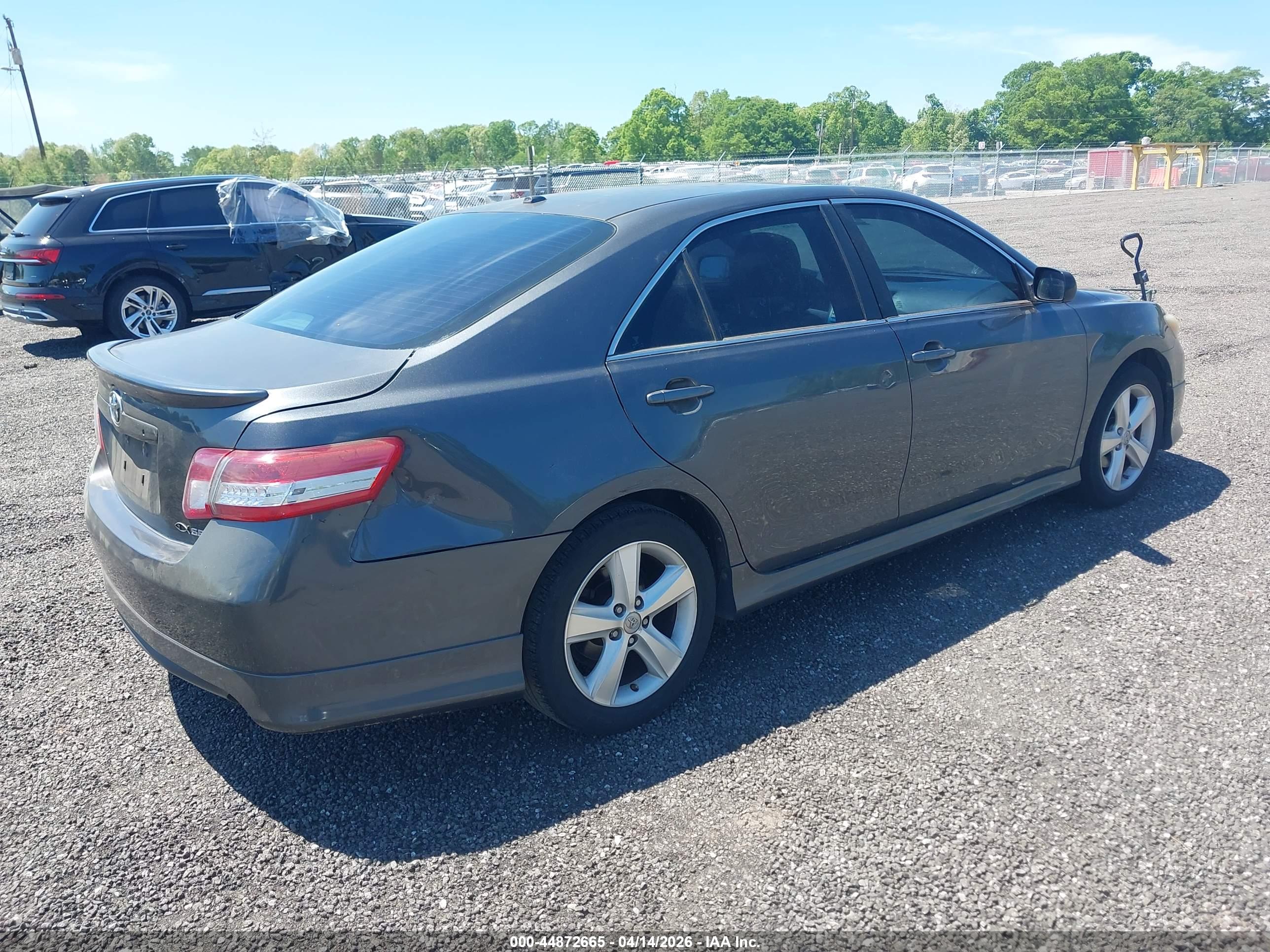 TOYOTA CAMRY image 4