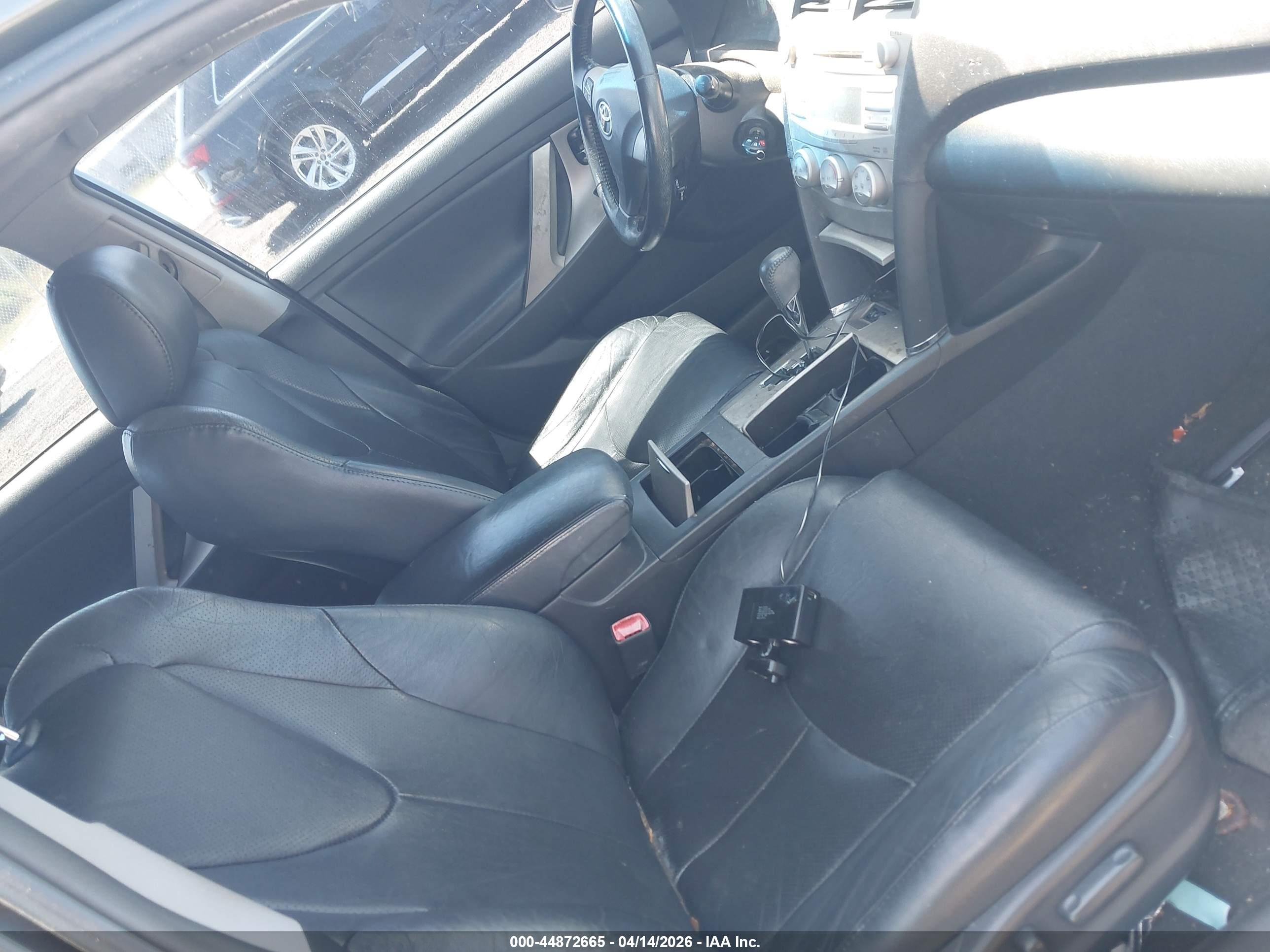 TOYOTA CAMRY image 5