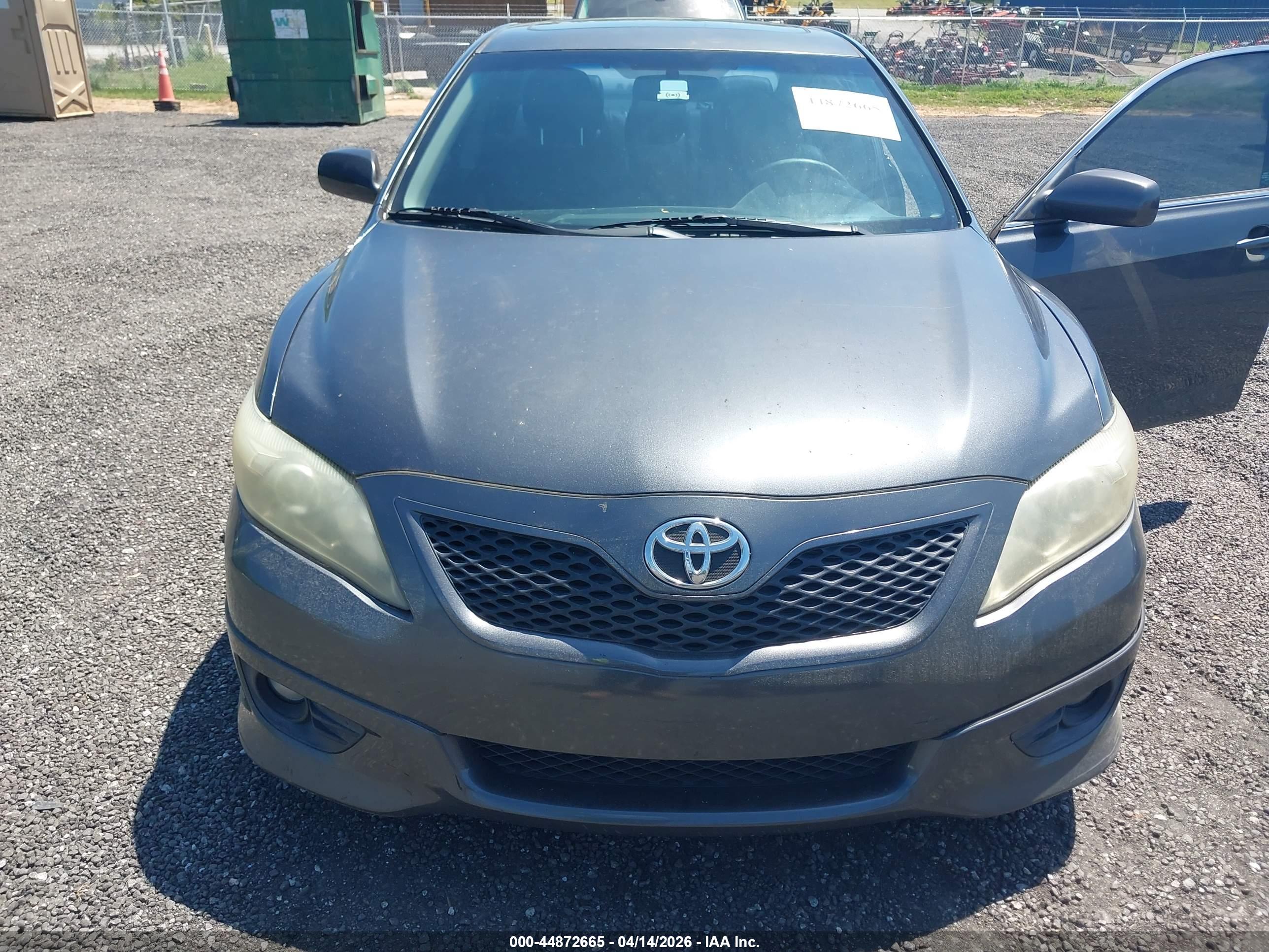 TOYOTA CAMRY image 6