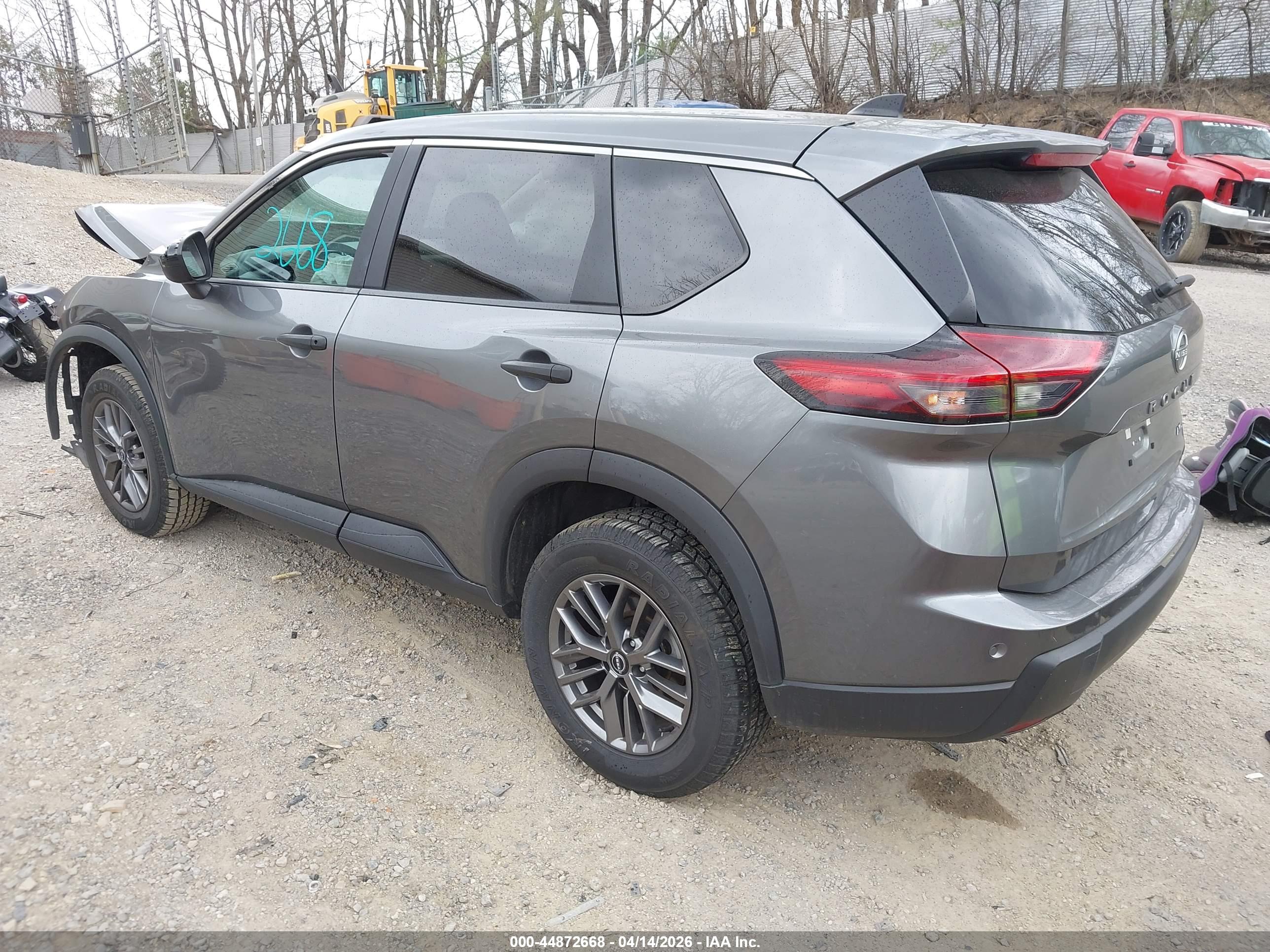 NISSAN ROGUE image 3