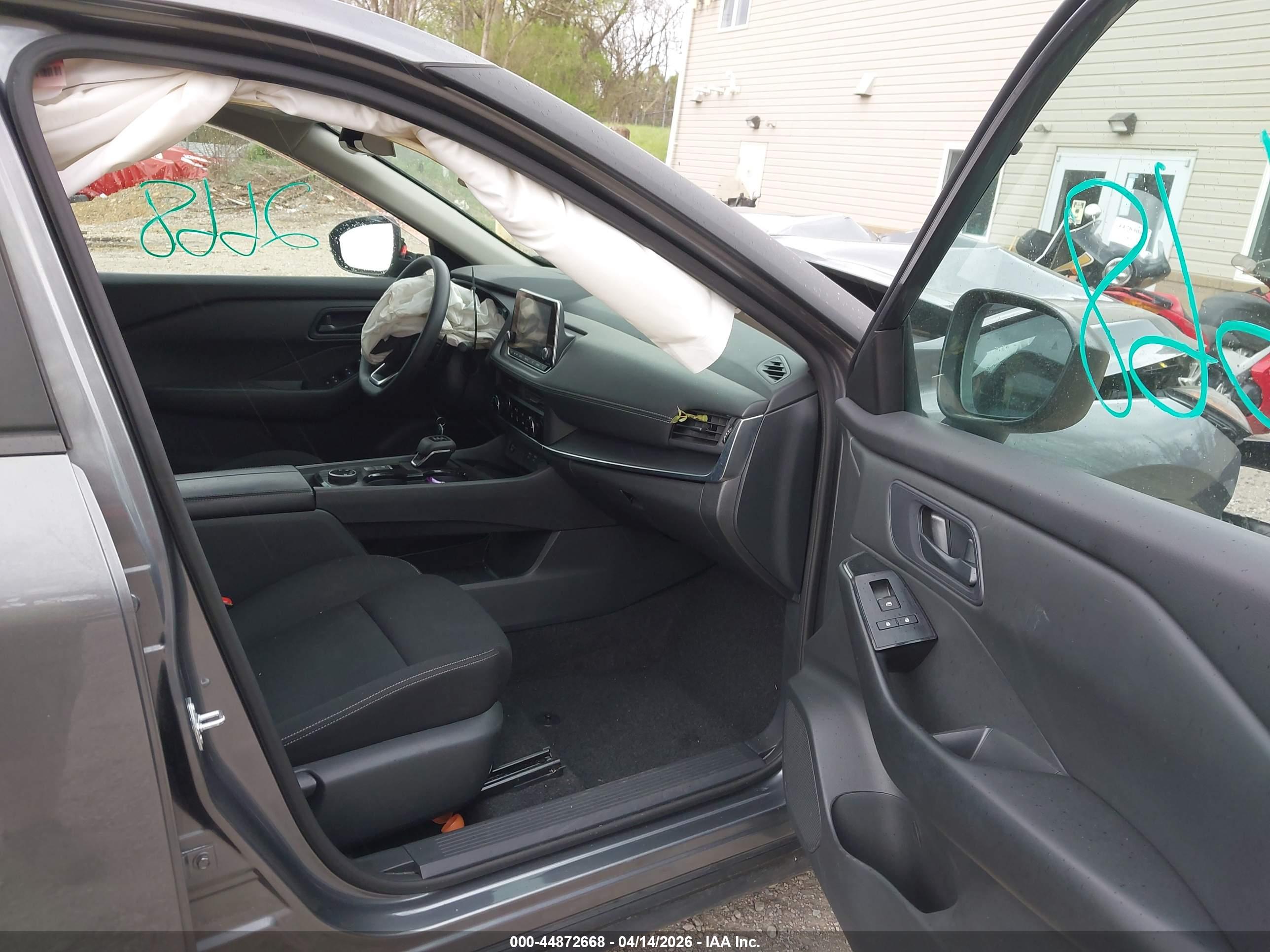 NISSAN ROGUE image 5