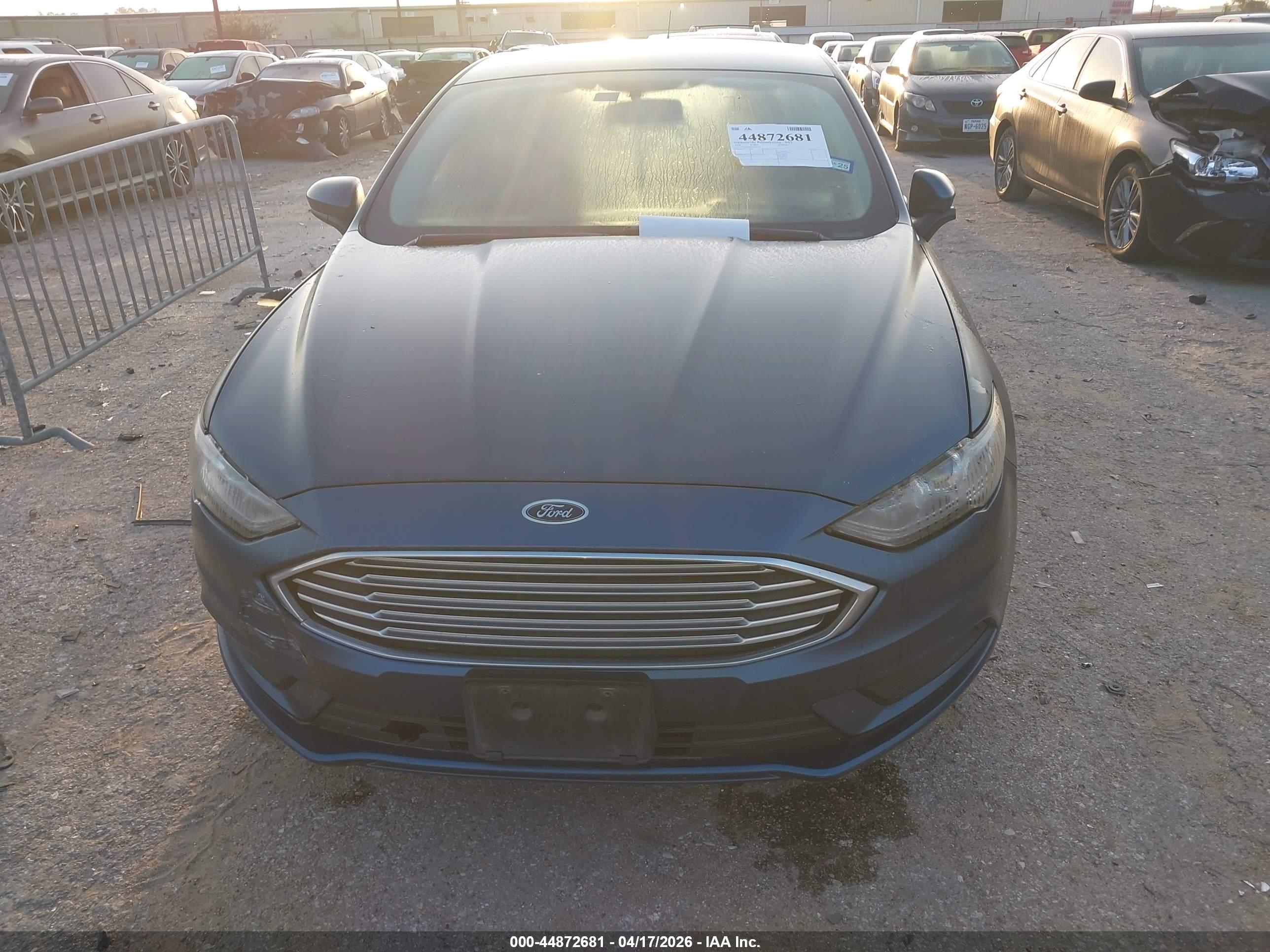 FORD FUSION image 6