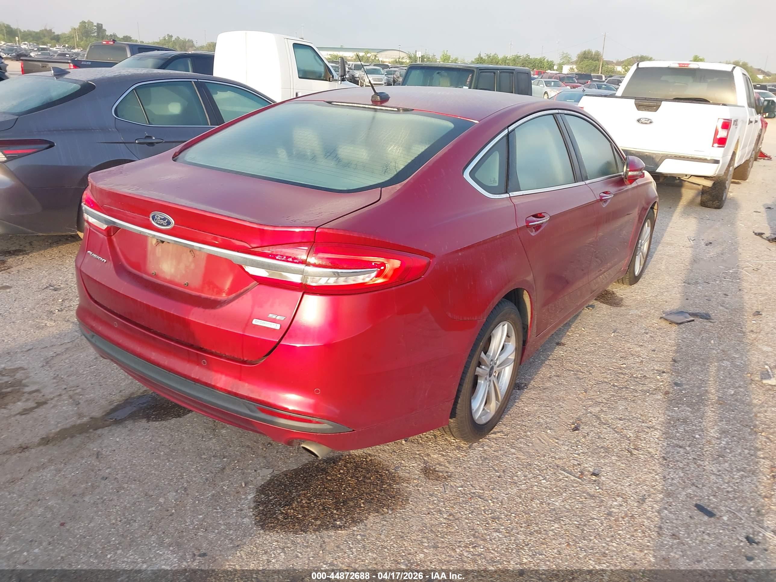 FORD FUSION image 4